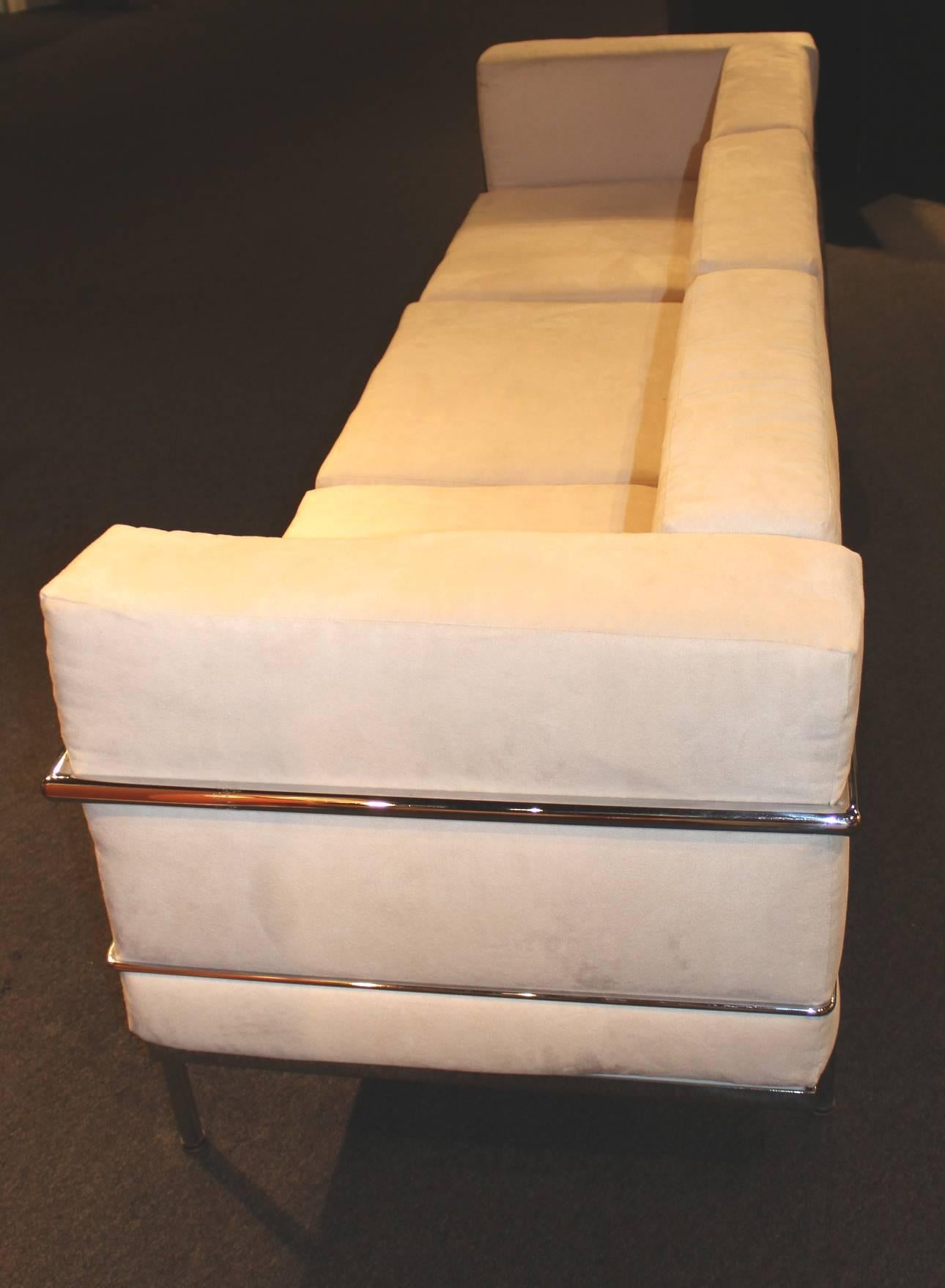 Le Corbusier LC3 Style Modern Triple-Seat Sofa in Suede and Chrome In Excellent Condition For Sale In Milford, NH