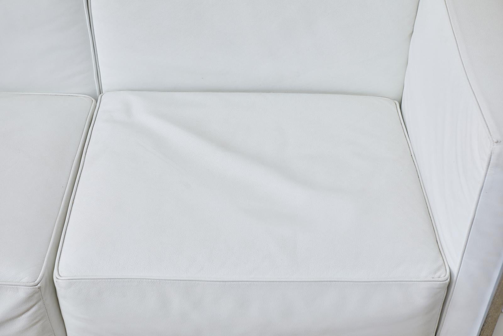 Sofa aus weißem Leder und Chrom im LC3-Stil von Le Corbusier 3