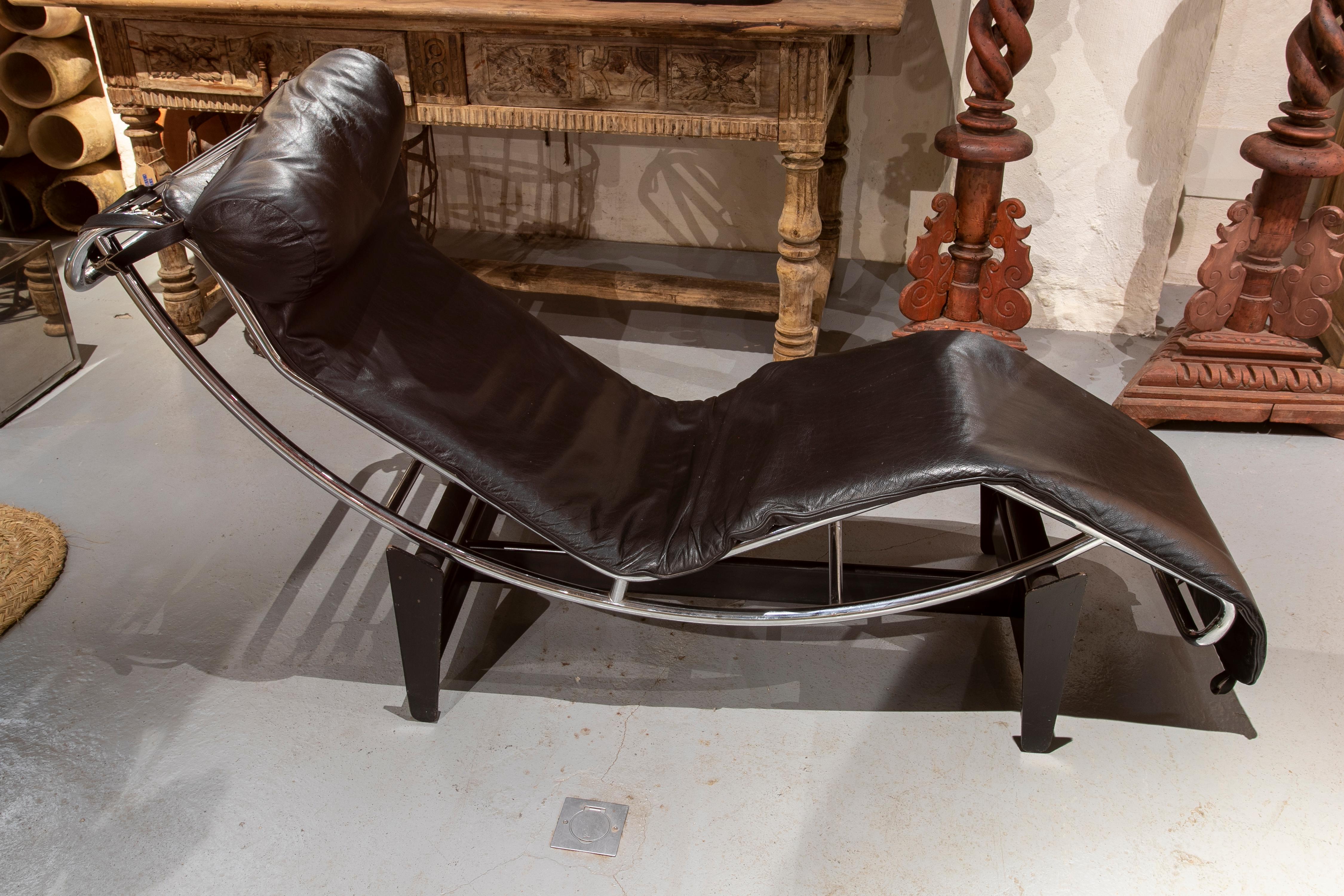 le corbusier leather chaise