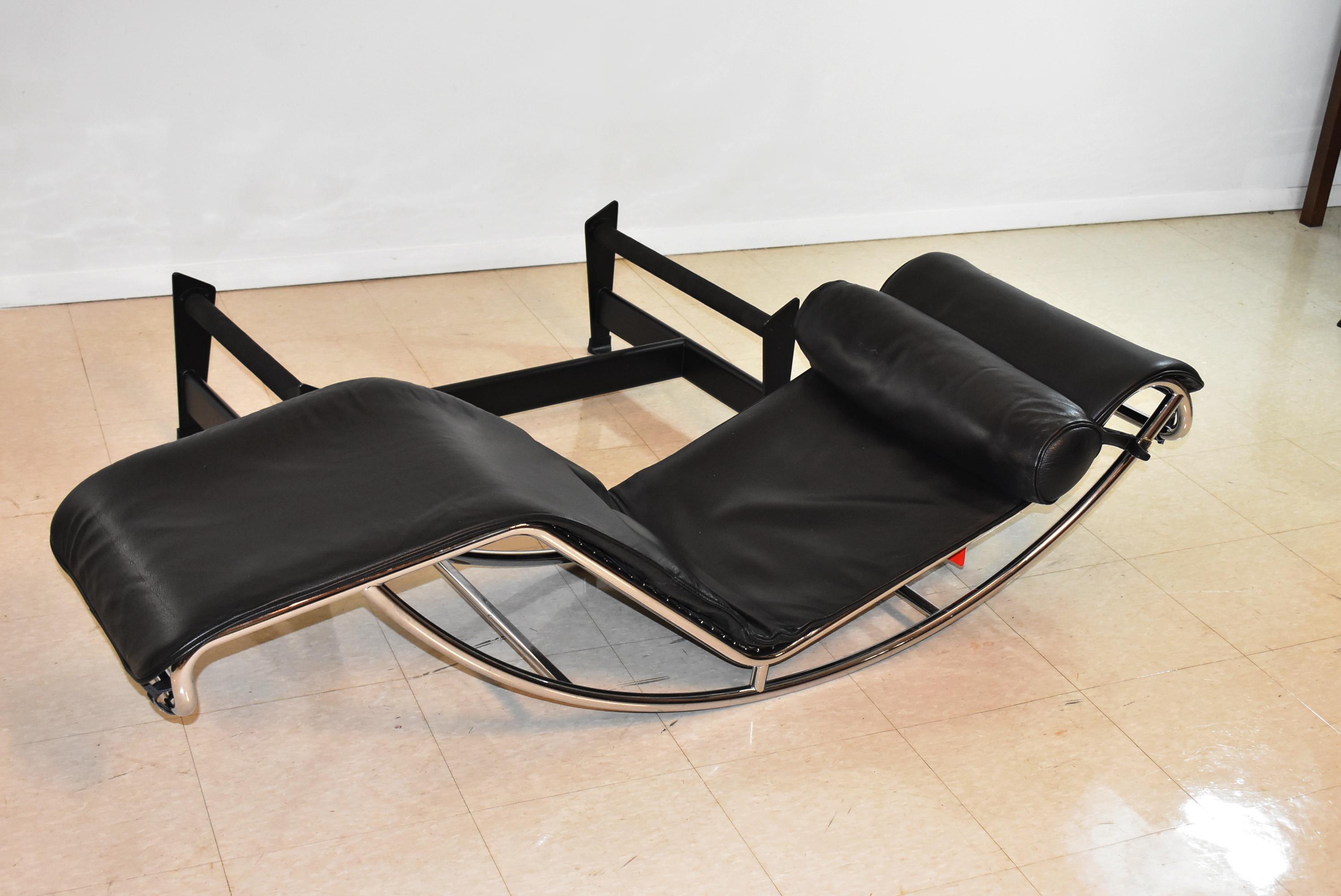 Le Corbusier LC4 Black Leather Chaise Lounge Chair By Cassina 2