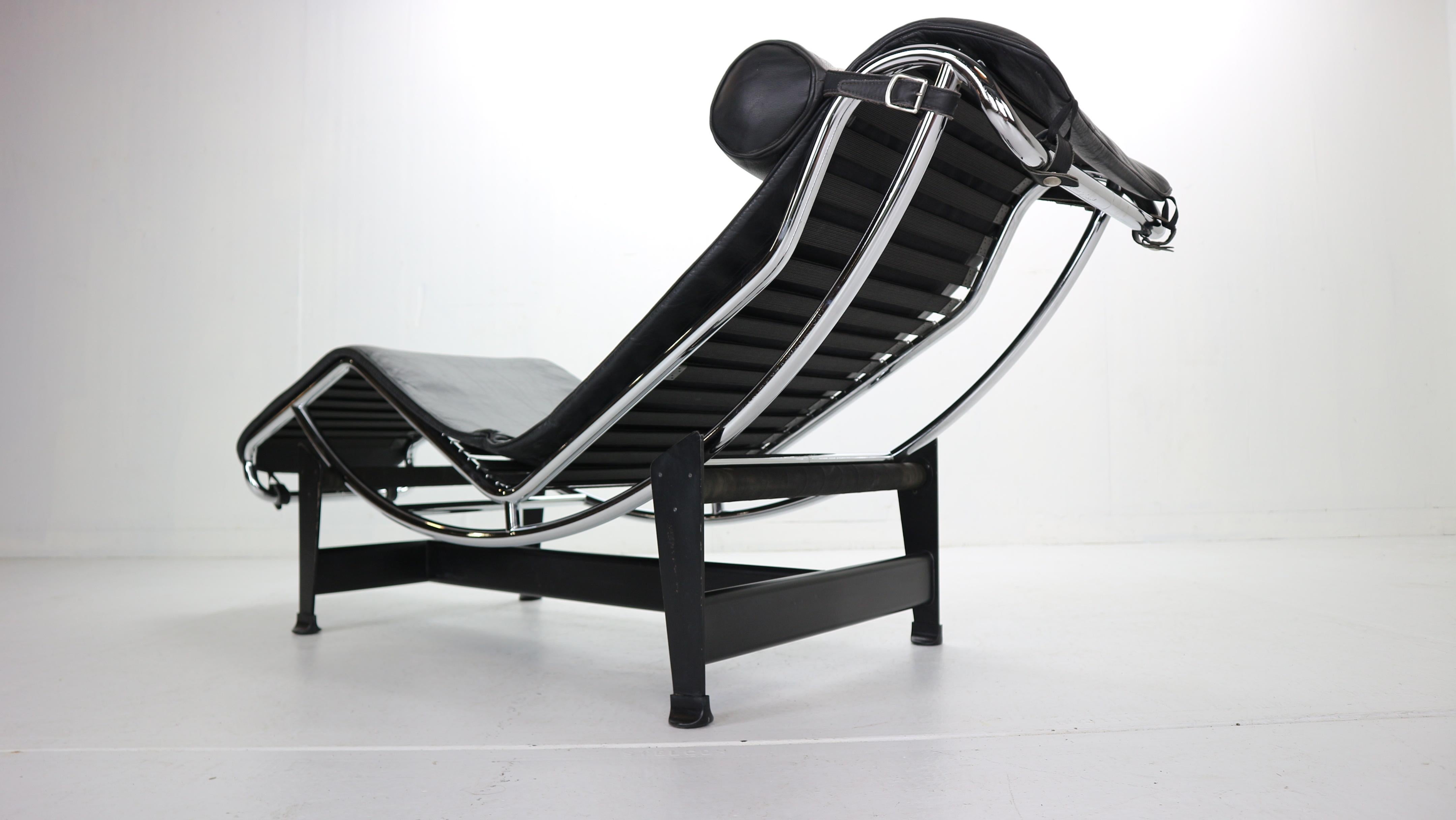 Le Corbusier LC4 Black on Black Chaise Lounge Chair by Cassina, 1970 3