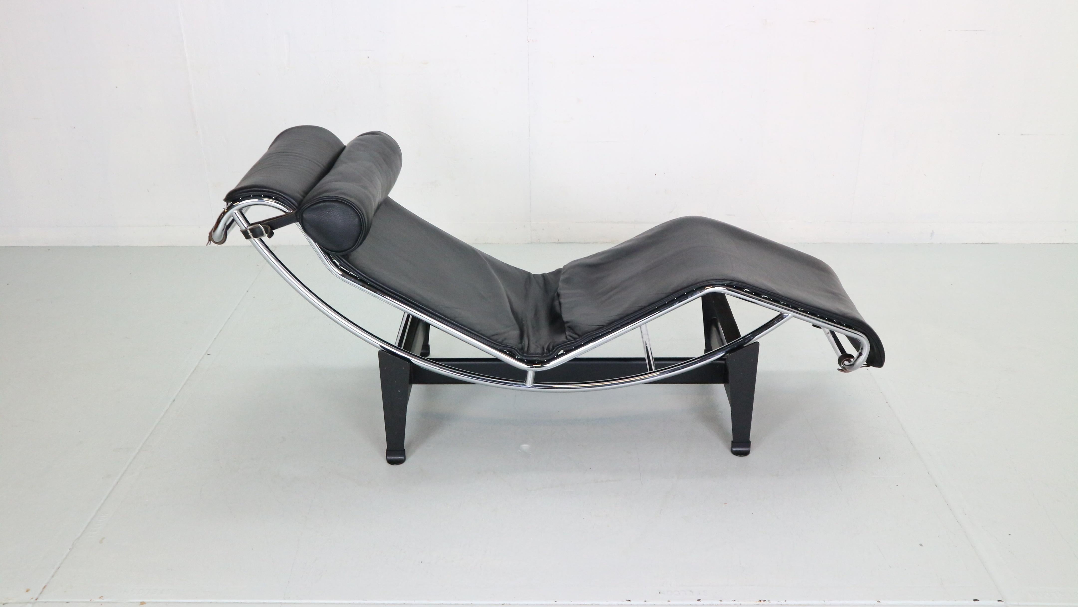Mid-Century Modern Le Corbusier LC4 Black on Black Chaise Lounge Chair by Cassina, 1970