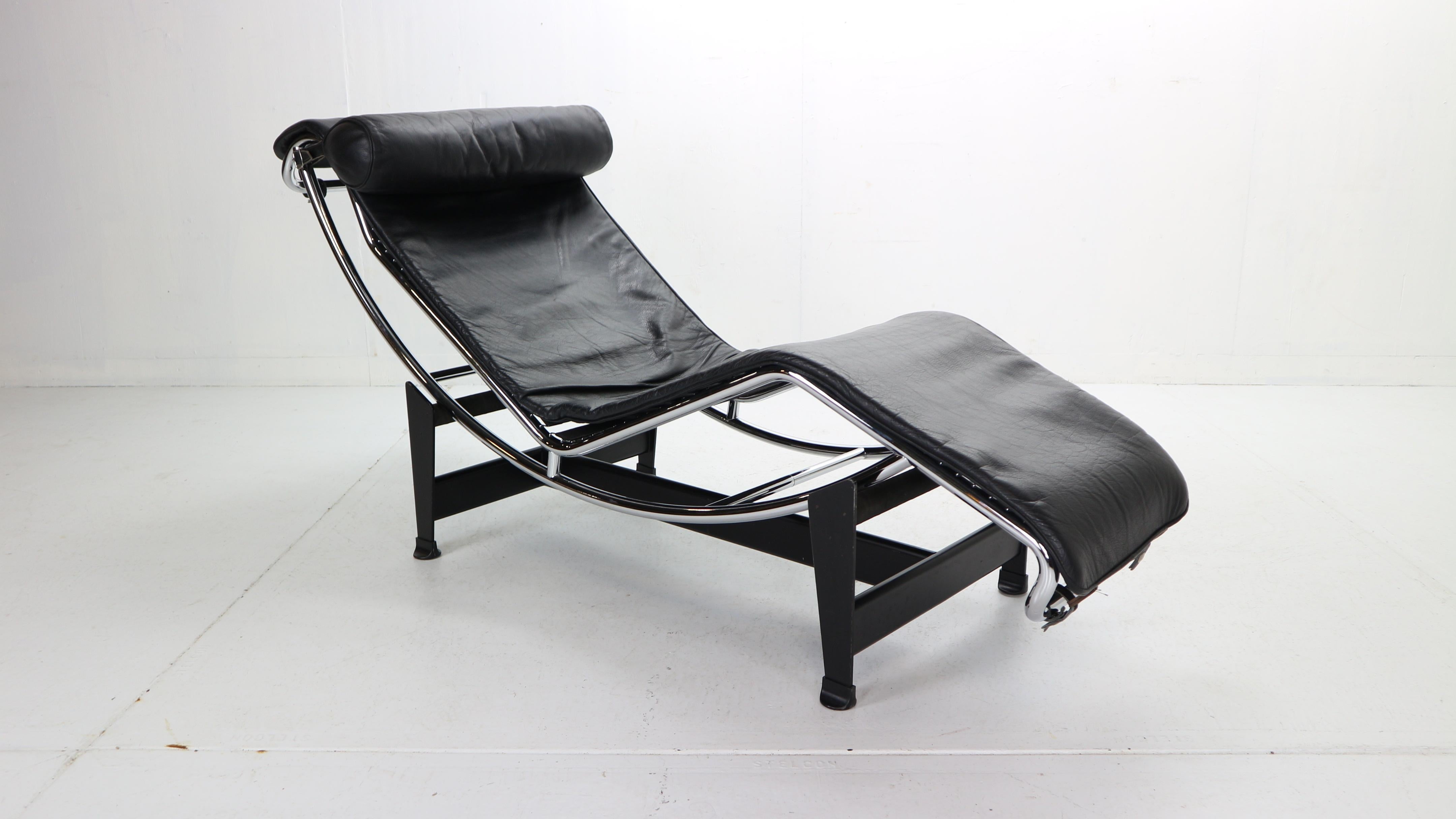 Mid-20th Century Le Corbusier LC4 Black on Black Chaise Lounge Chair by Cassina, 1970