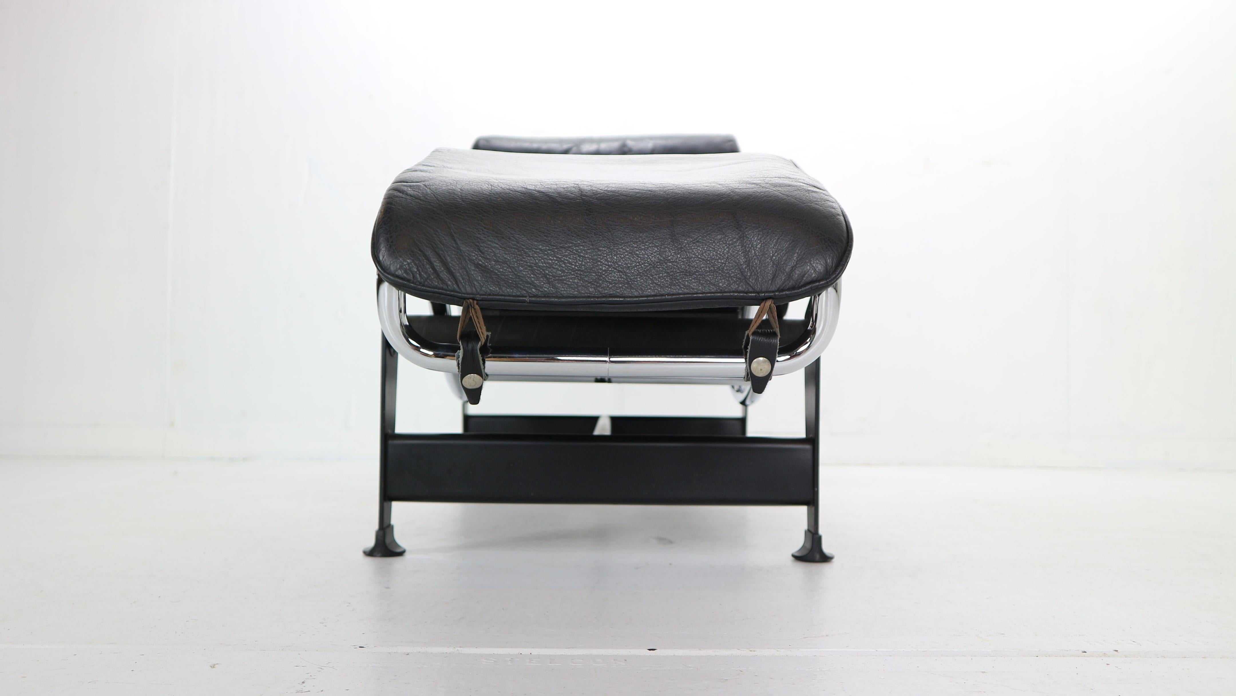 Le Corbusier LC4 Black on Black Chaise Lounge Chair by Cassina, 1970 1