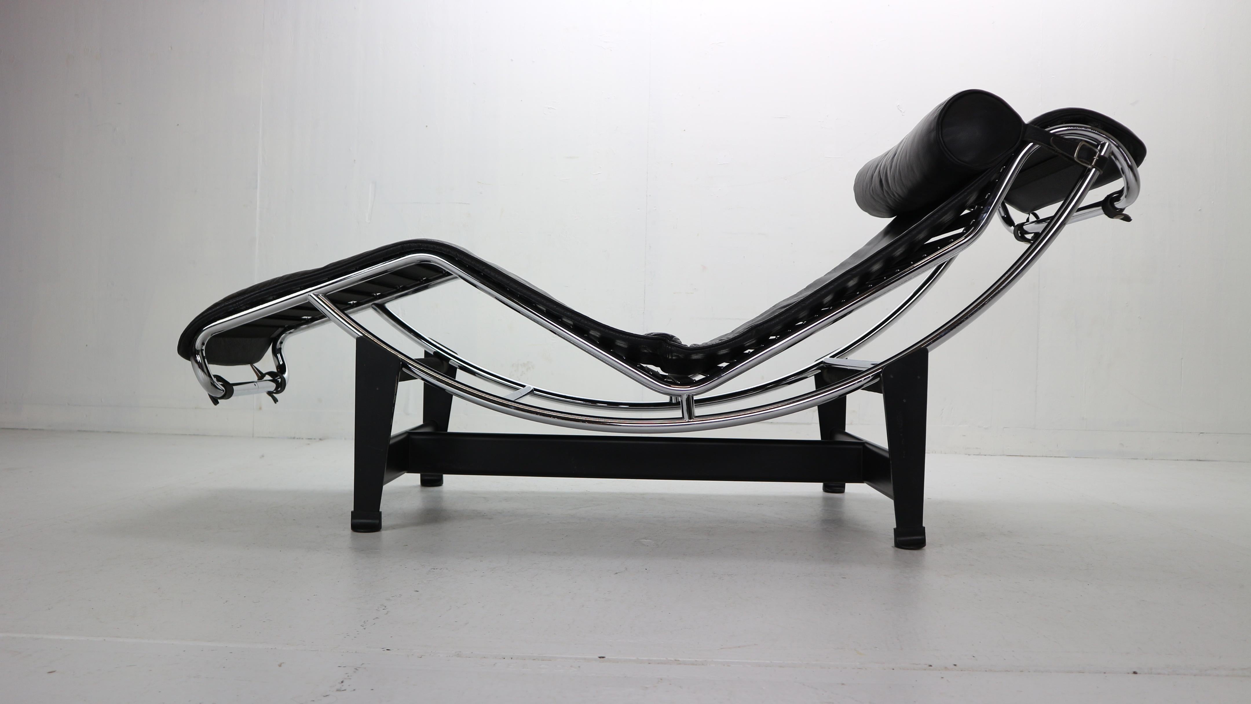Le Corbusier LC4 Black on Black Chaise Lounge Chair by Cassina, 1970 2