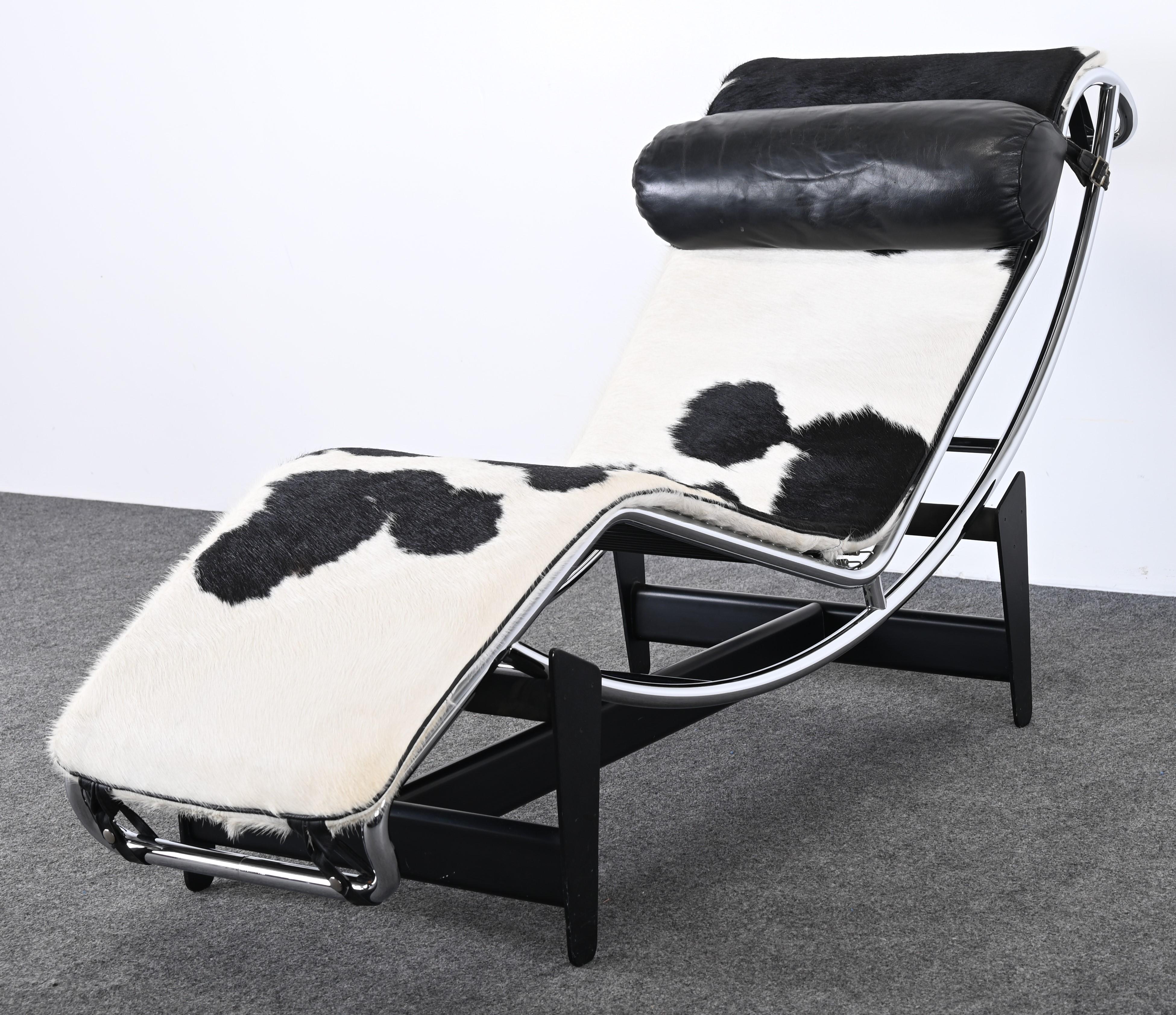 Le Corbusier LC4 by Charlotte Perriand and Pierre Jeanneret for Cassina, 1960s For Sale 3