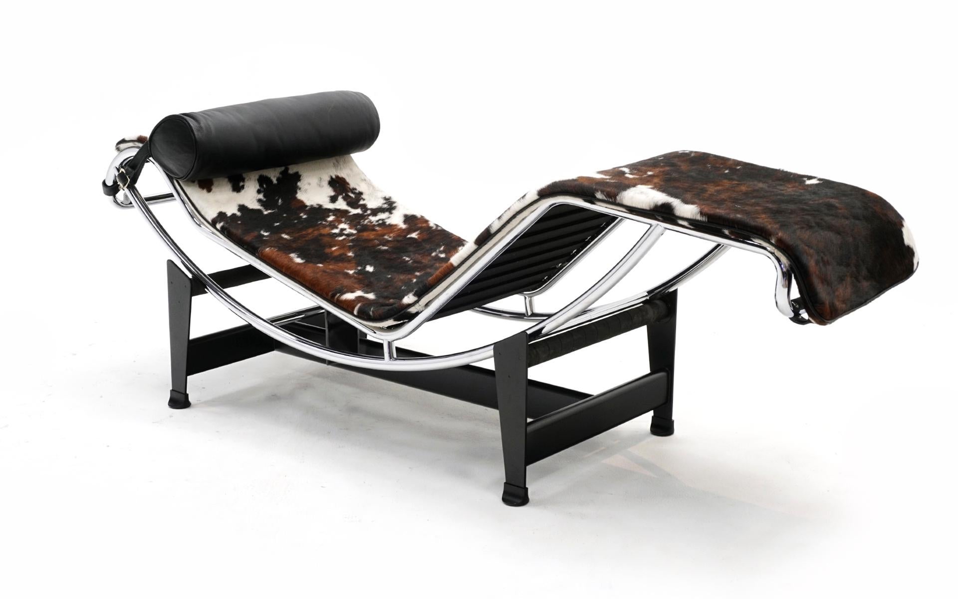 Bauhaus Le Corbusier LC4 Chaise Longue/Lounge in Brown, Black, White Cowhide for Cassina