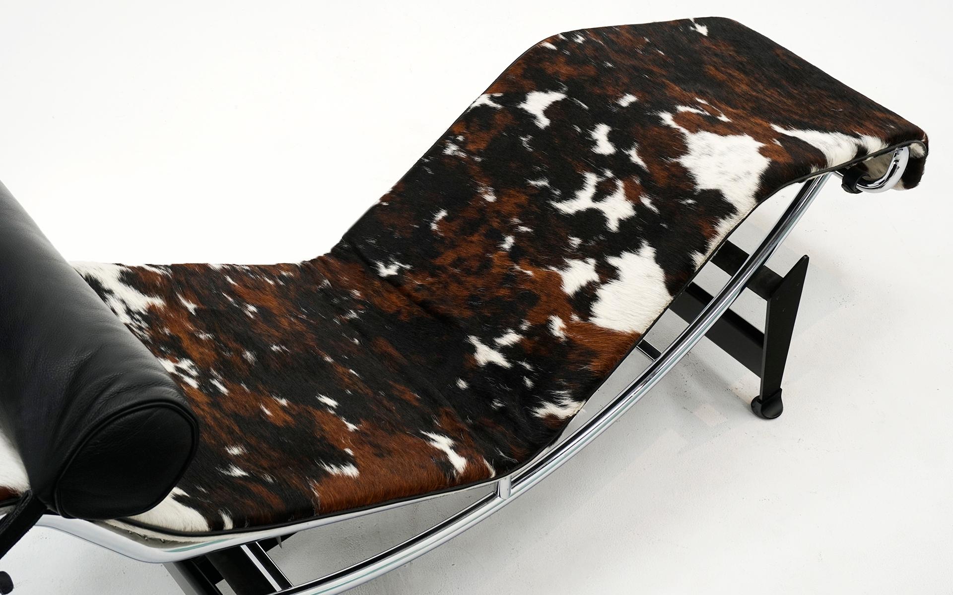Rubber Le Corbusier LC4 Chaise Longue/Lounge in Brown, Black, White Cowhide for Cassina
