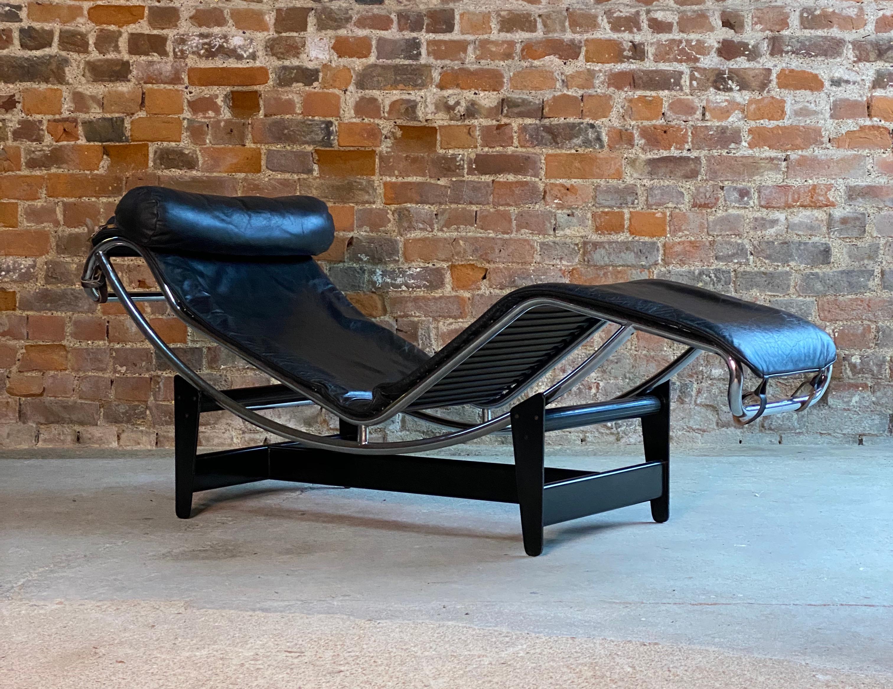 Original Le Corbusier LC4 chaise lounge made by Cassina, circa 1965

The definitive Le Corbusier, Pierre Jeanneret and Charlotte Perriand design LC4 chaise lounge designed in 1928 and produced by Cassina, circa 1965. The LC4 with original black
