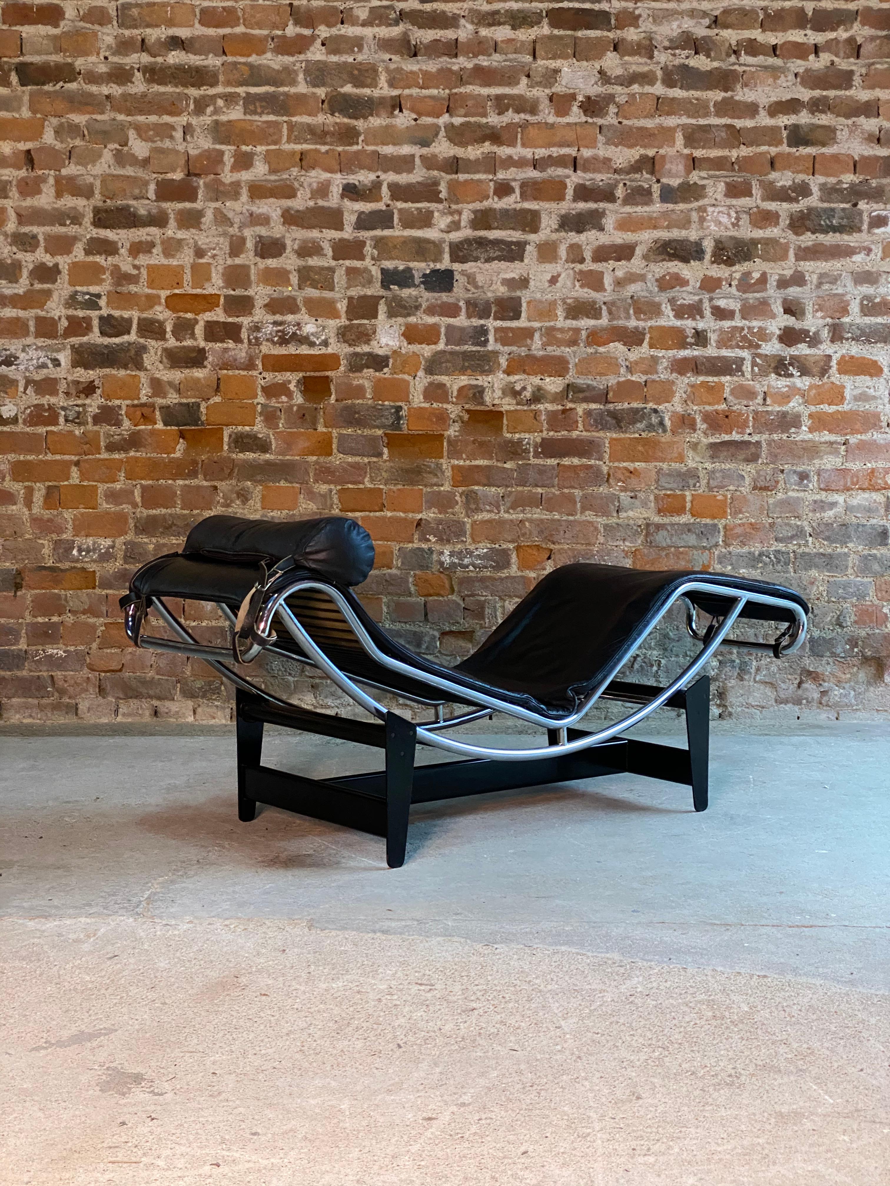 Le Corbusier LC4 Chaise Longue Pierre Jeanneret & Charlotte Perriand by Cassina In Good Condition In Longdon, Tewkesbury