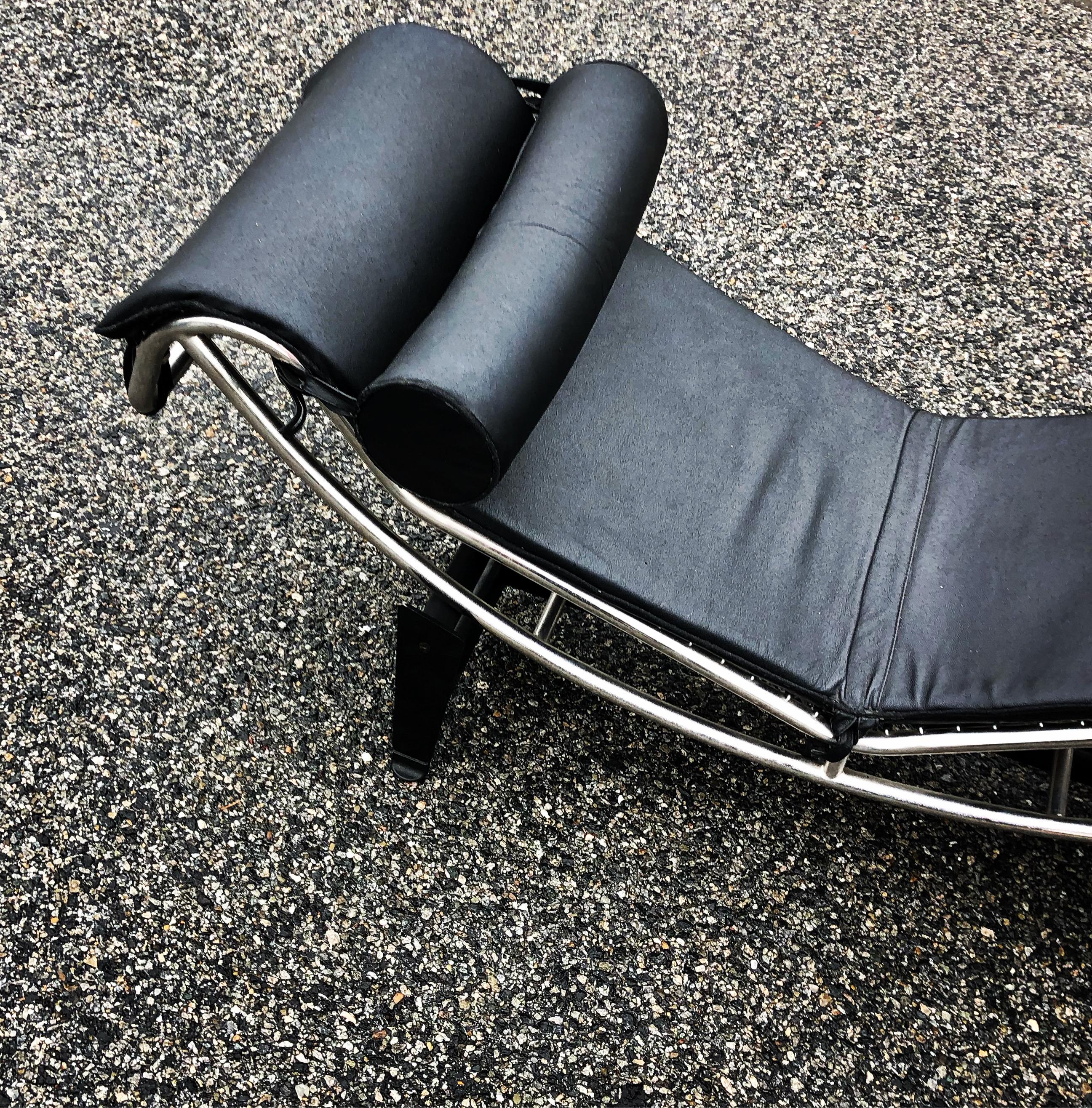 Le Corbusier Lc4 Chaise Lounge In Good Condition In Culver City, CA