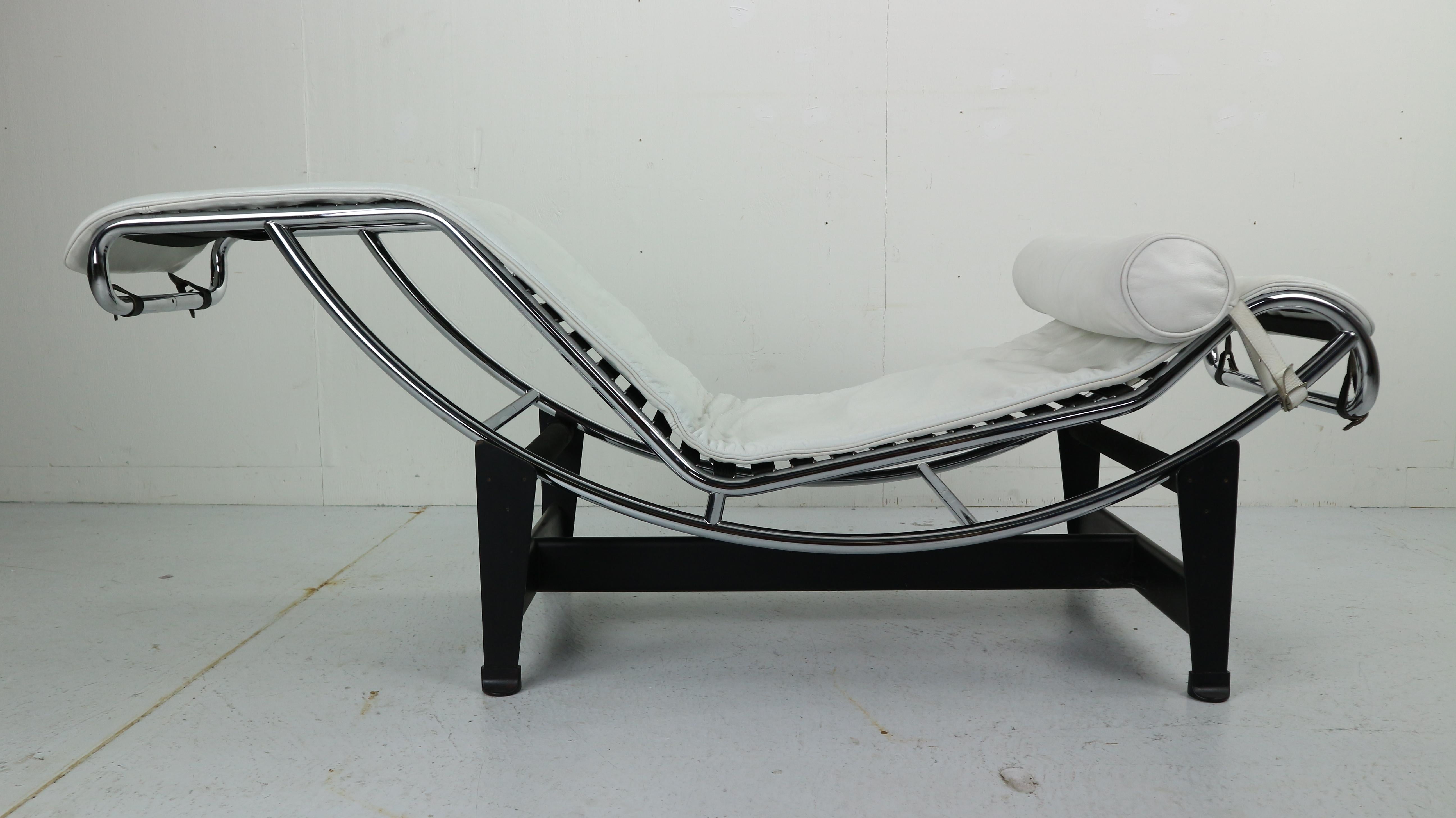 Mid-Century Modern Le Corbusier LC4 for Cassina in White on White Leather