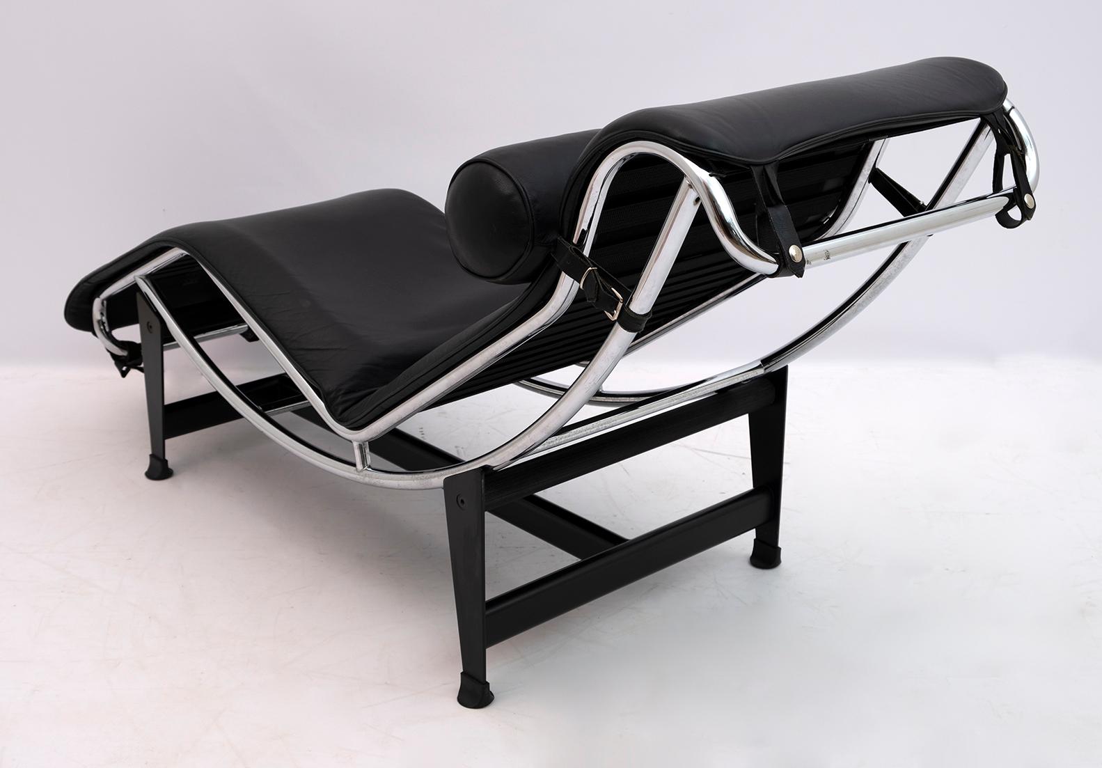 Le Corbusier LC4 Italian Genuine Leather and Steel Chaise Longue, 1980s 1