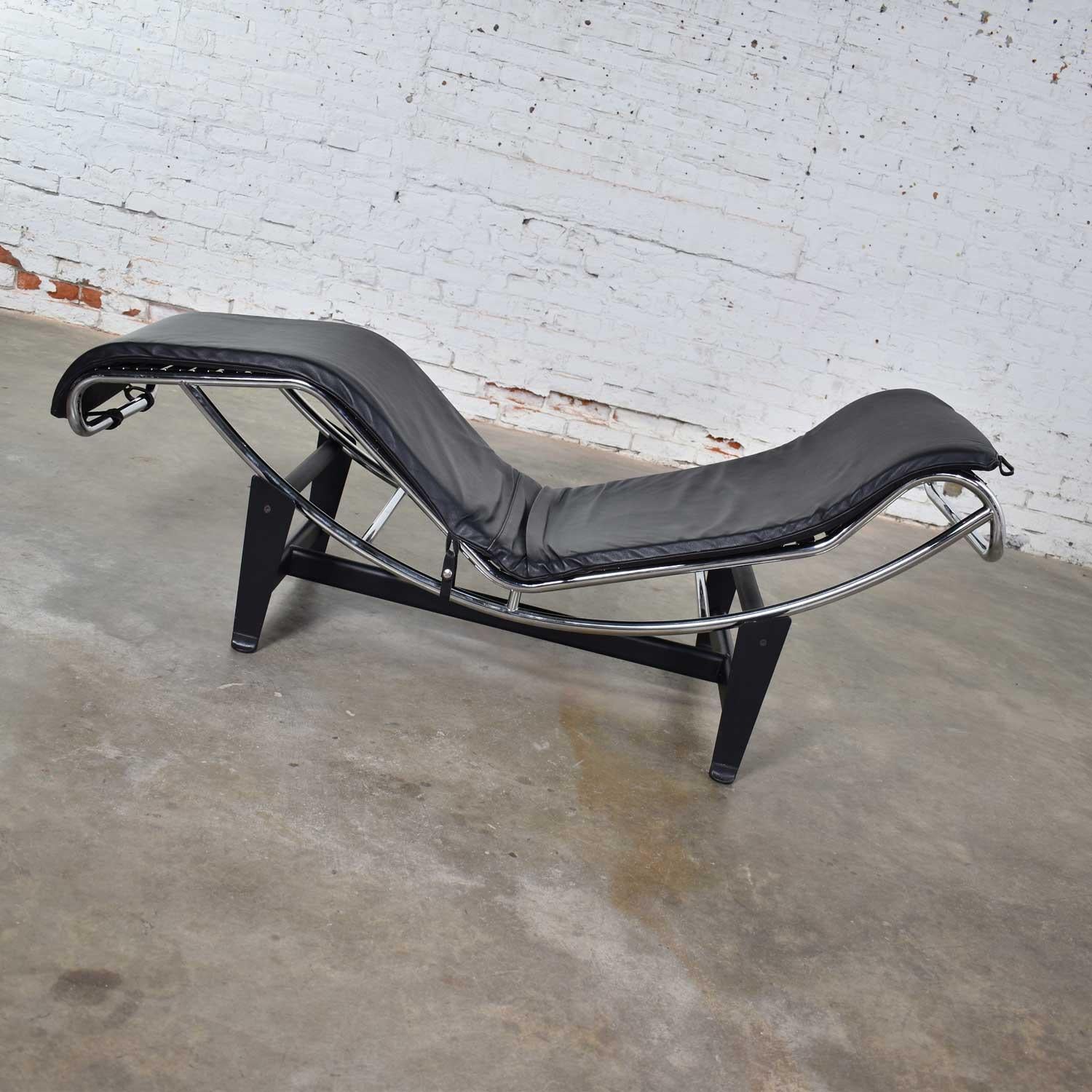 Painted Le Corbusier LC4 Style Chaise Lounge with Black Leather Cushion by Unknown Maker
