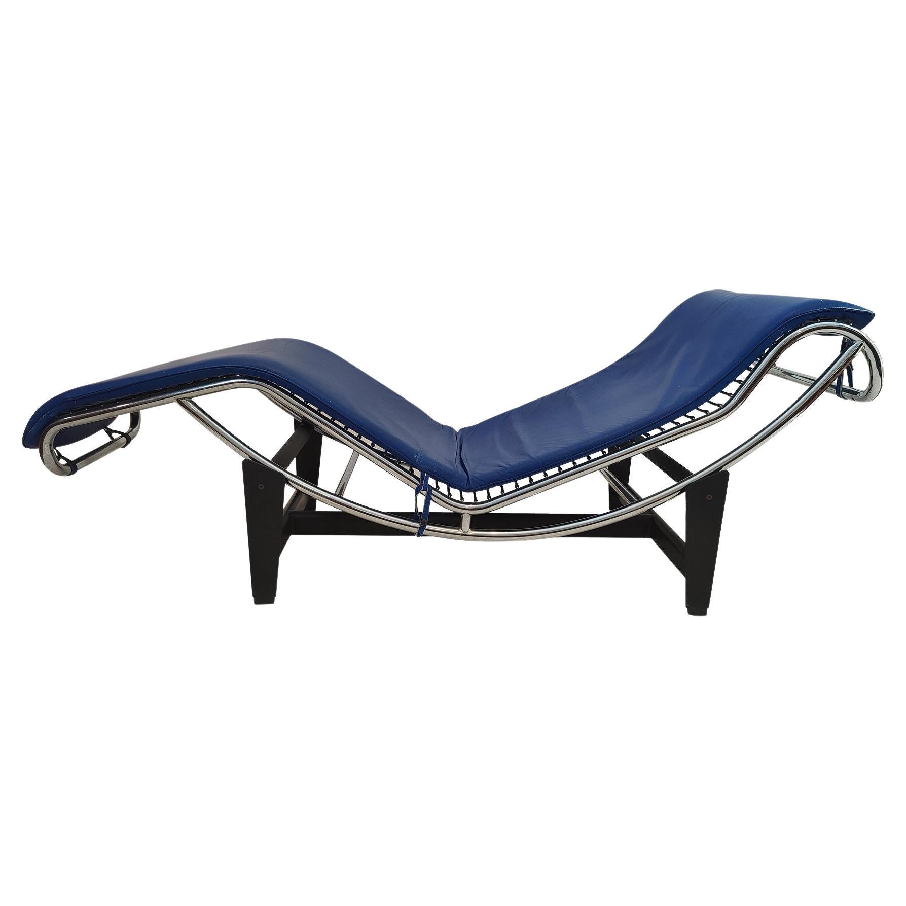 Le Corbusier LC4 Style Chaise Lounge with Blue Leather For Sale