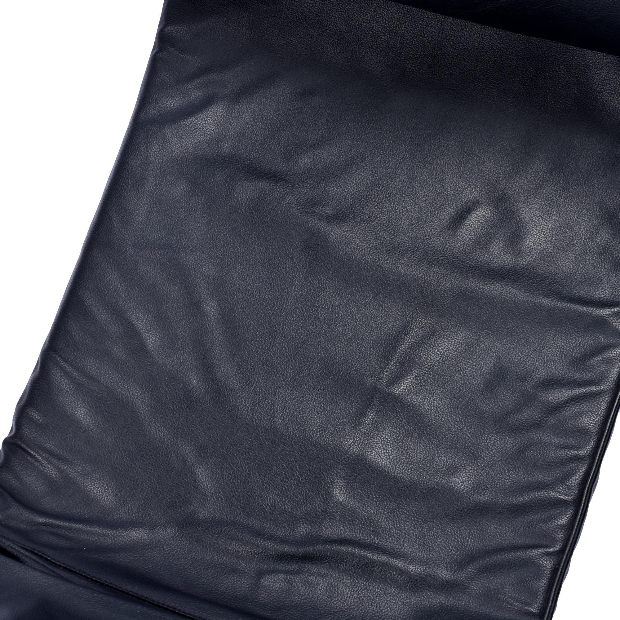 Riproduzione in stile Le Corbusier Lc4 della chaise longue regolabile in pelle nera in vendita 3