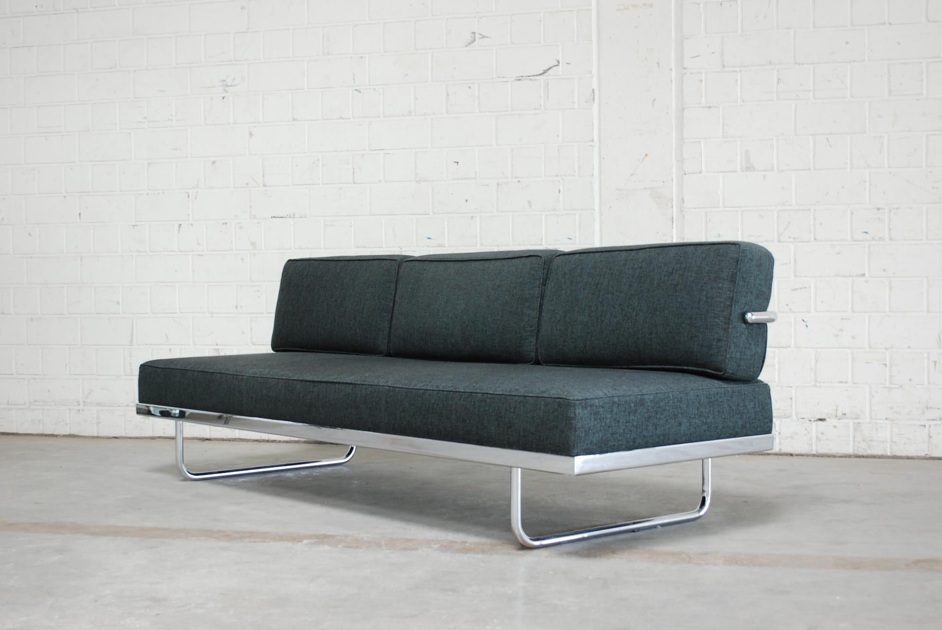 Le Corbusier LC5. F Daybed Sofa by Cassina, 1998