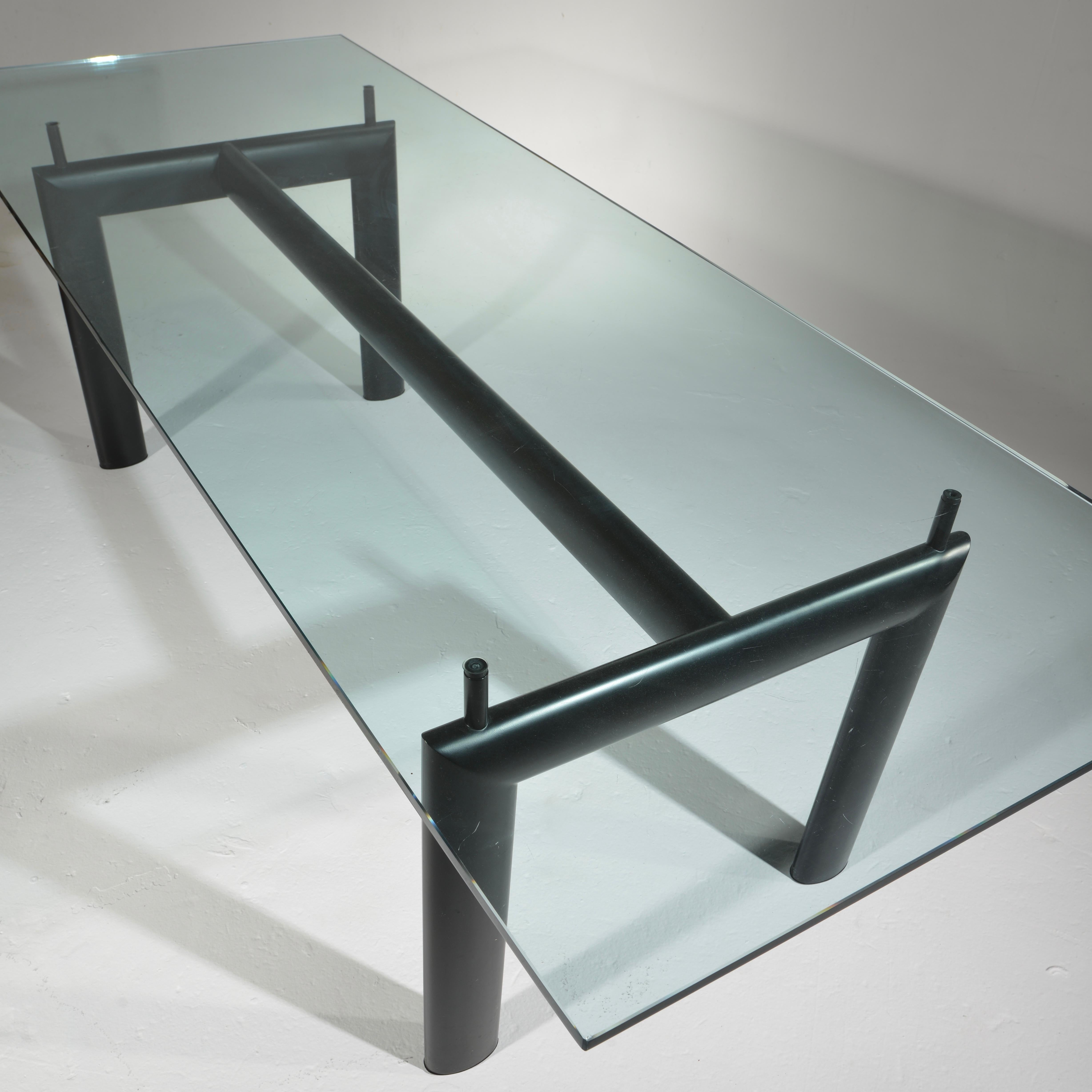 Début du 20ème siècle Table à manger LC6 de Le Corbusier pour Cassina