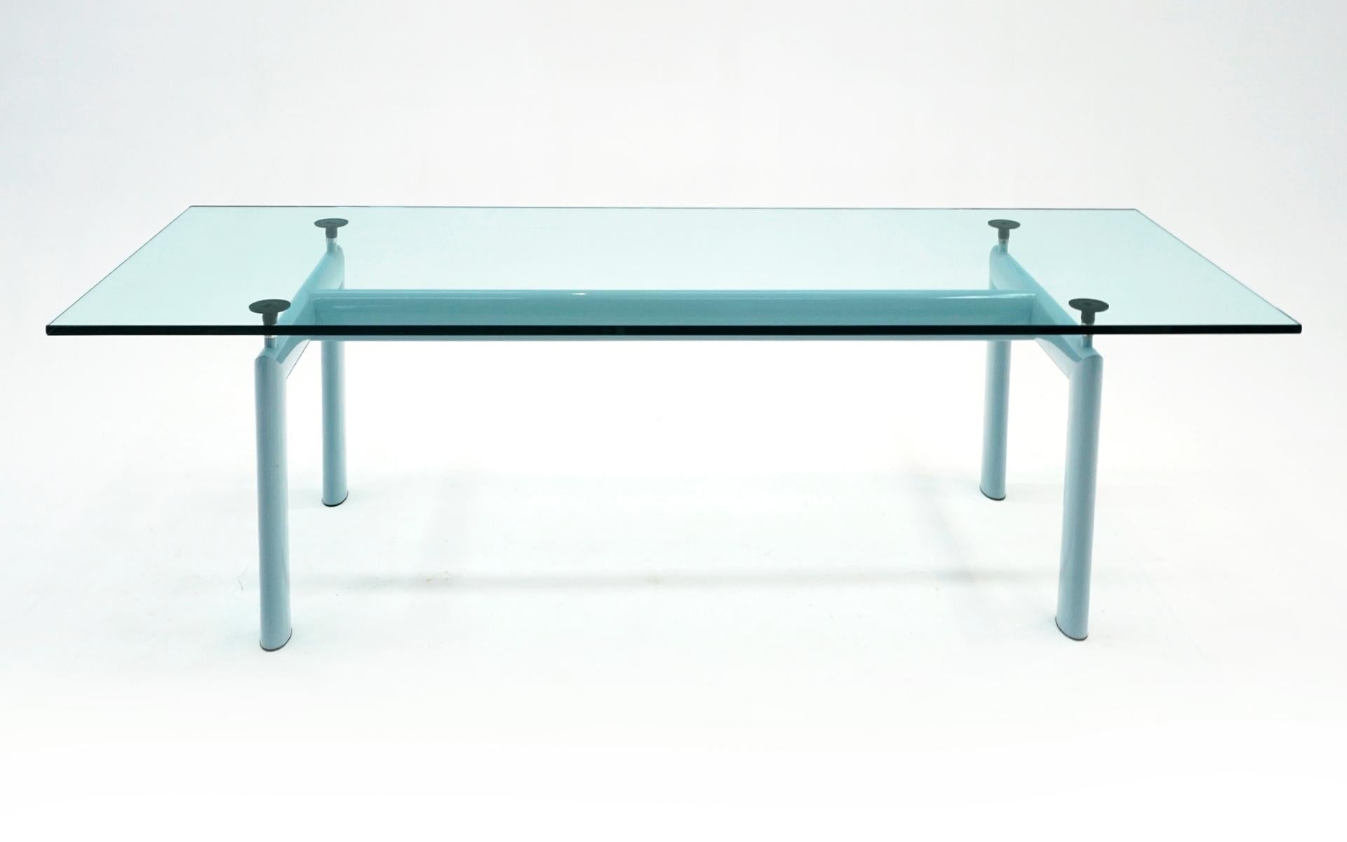 Mid-Century Modern Le Corbusier LC6 Table de salle à manger pour Cassina, finition bleue originale et verre
