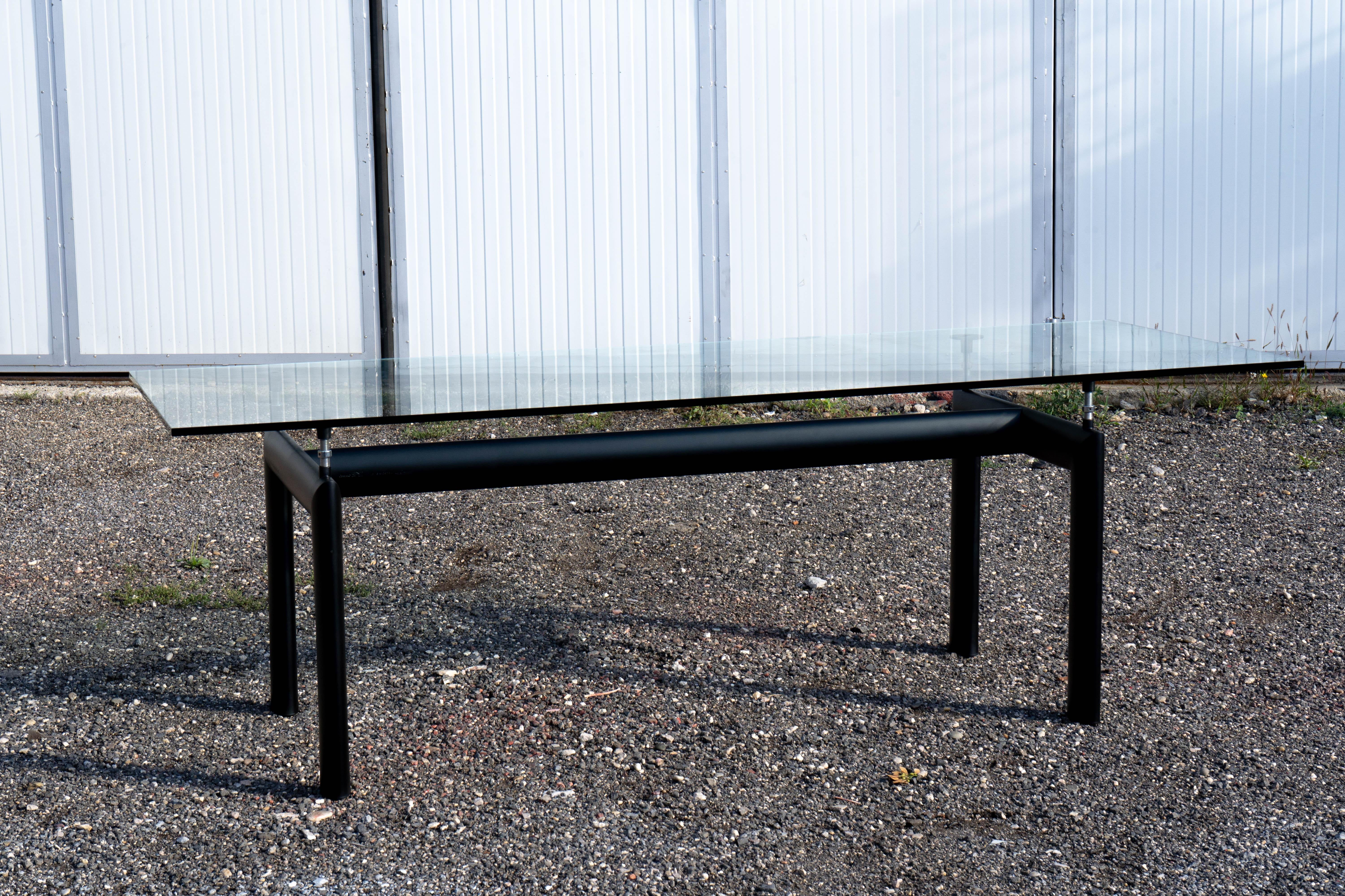 italien Le Corbusier - Lc6 Table de salle à manger en vente