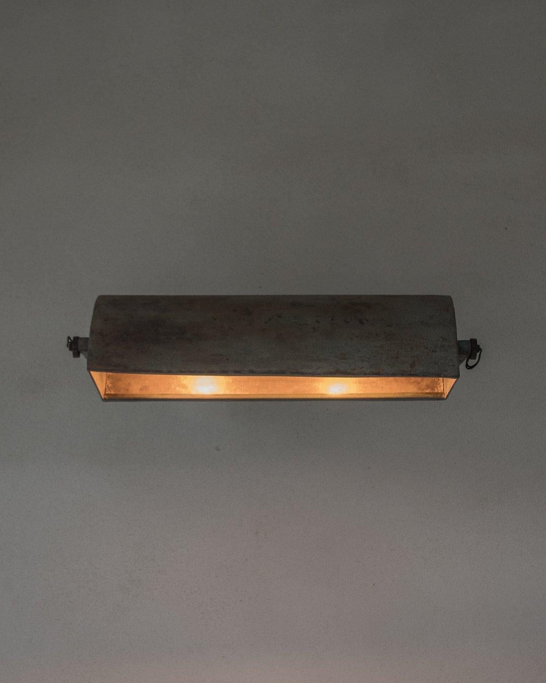 French Le Corbusier - LCII Sheet-Metal Wall Lamp - Ahmedabad Grand Model For Sale