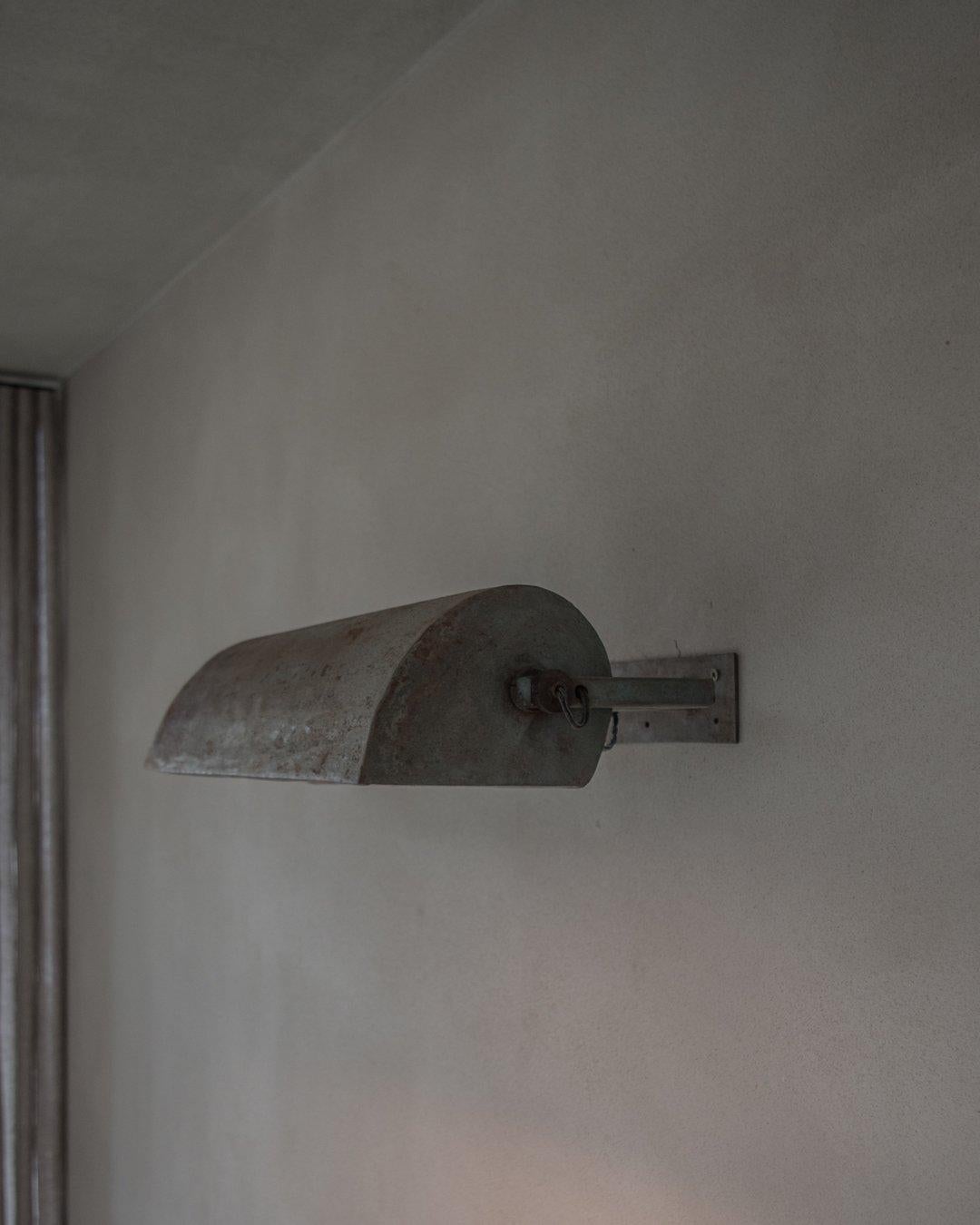Lacquered Le Corbusier - LCII Sheet-Metal Wall Lamp - Ahmedabad Grand Model For Sale