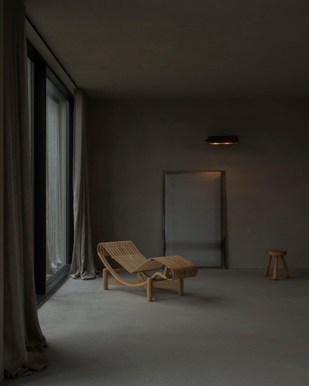Tôle Lampe murale Le Corbusier LCII en métal transparent - Grand modèle d' Ahmedabad en vente
