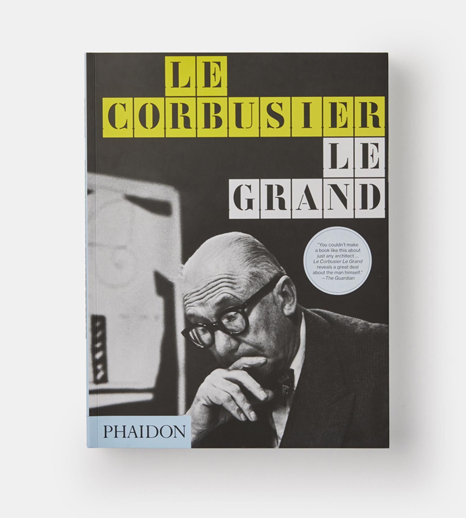 A spectacular visual biography of the life and work of Le Corbusier, one of the 20th century's most influential architects
A decade after its first publication, the bestselling monograph Le Corbusier Le Grand is finally available in a new paperback