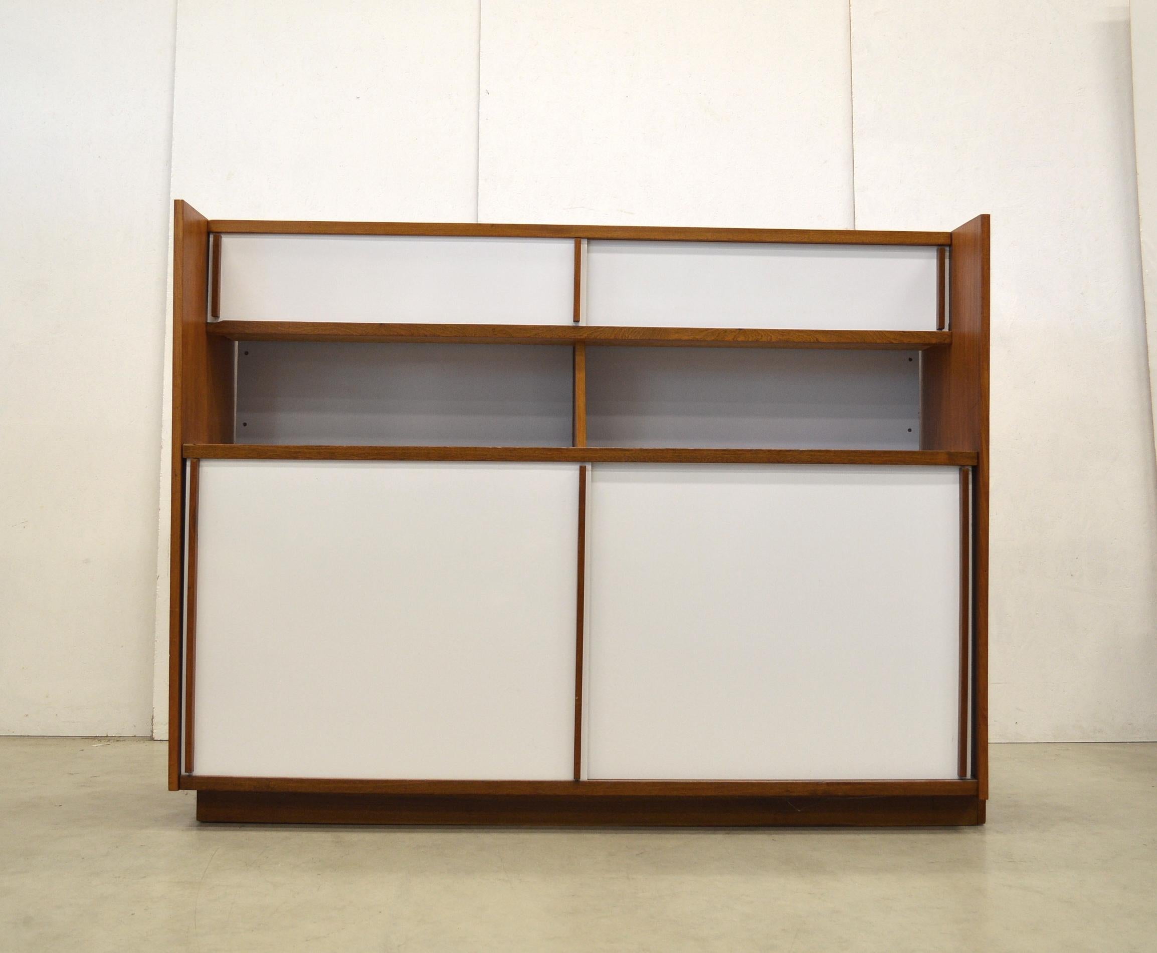 Le Corbusier Les Unites d´Habitation Room Divider Cabinet Firminy 1960s In Good Condition For Sale In Aachen, NW