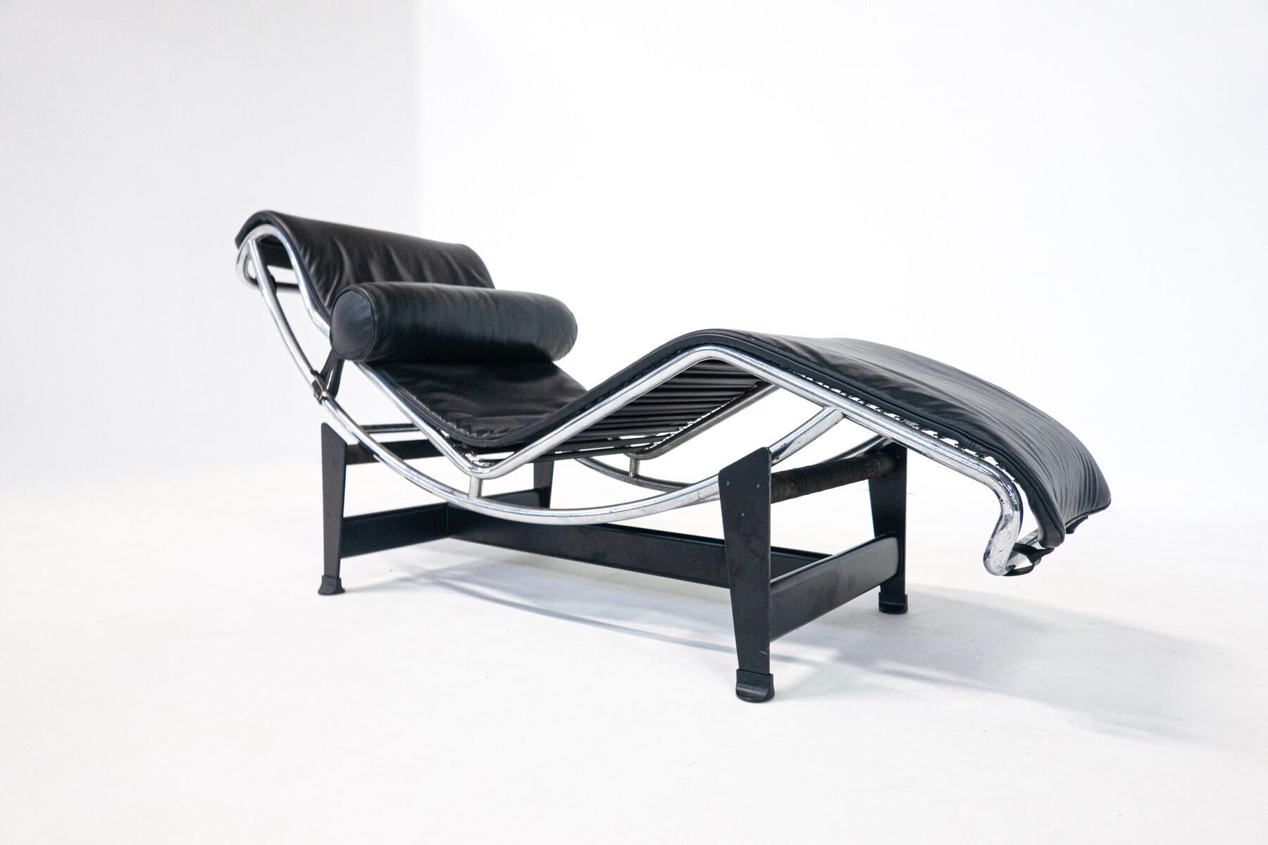 Le Corbusier Lounge Chair LC4 , Black Leather For Cassina, Italy, 1960s 4