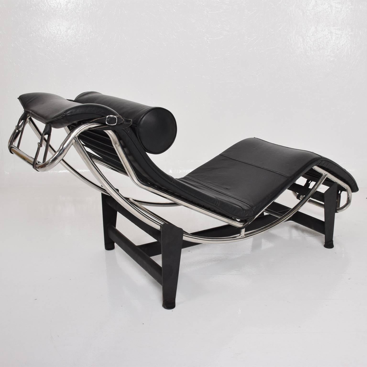 Le Corbusier Lounge Chair Mid-Century Modern Black Leather 2