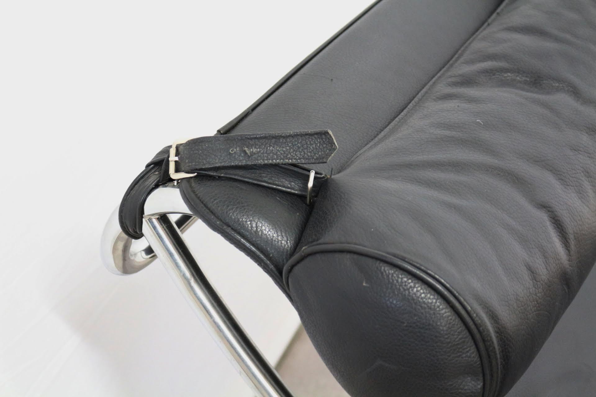 French Le Corbusier Lounger LC4 Cassina Black Leather