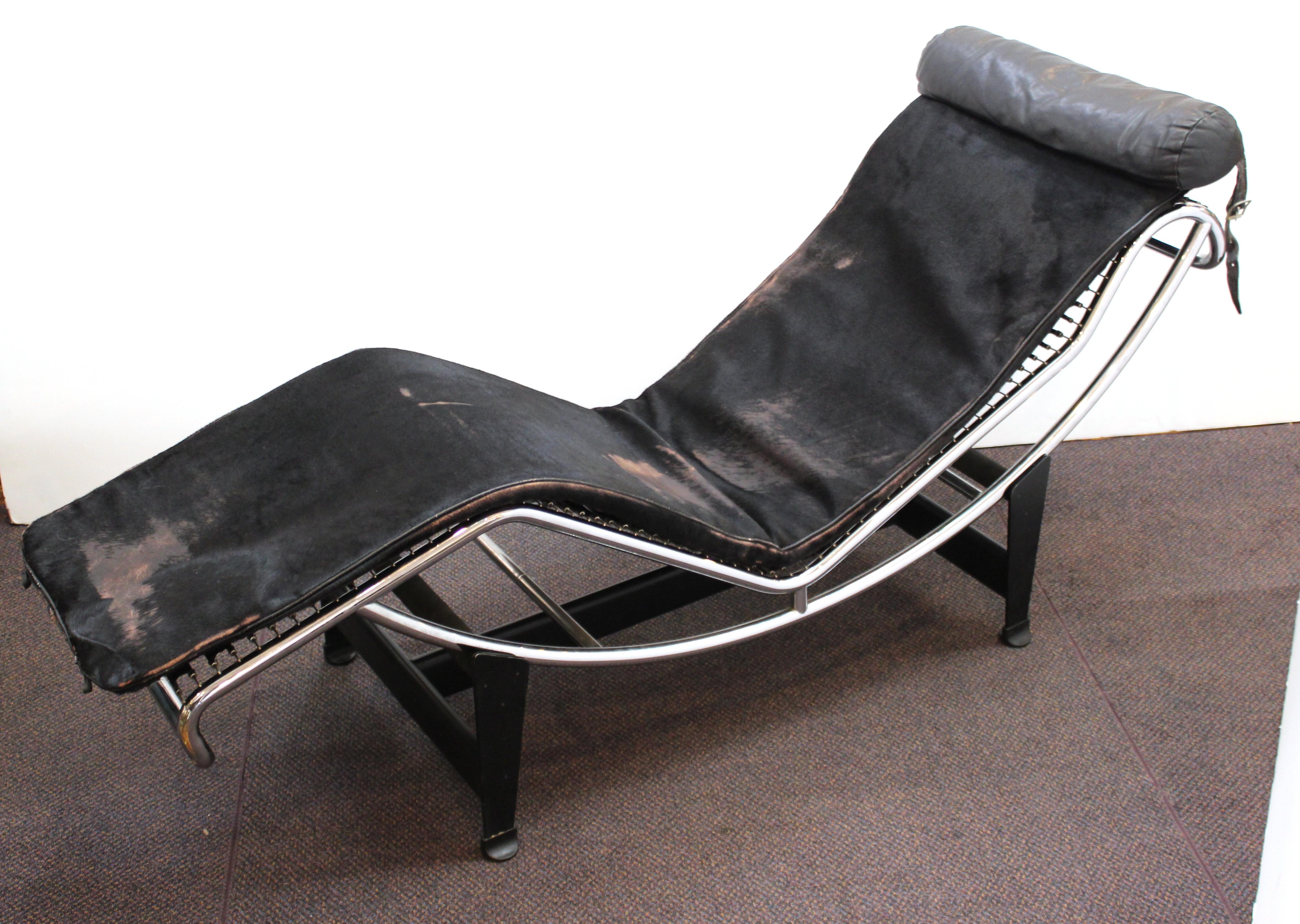 Le Corbusier Modernist LC4 Chaise Lounge with Leather Cushion 5