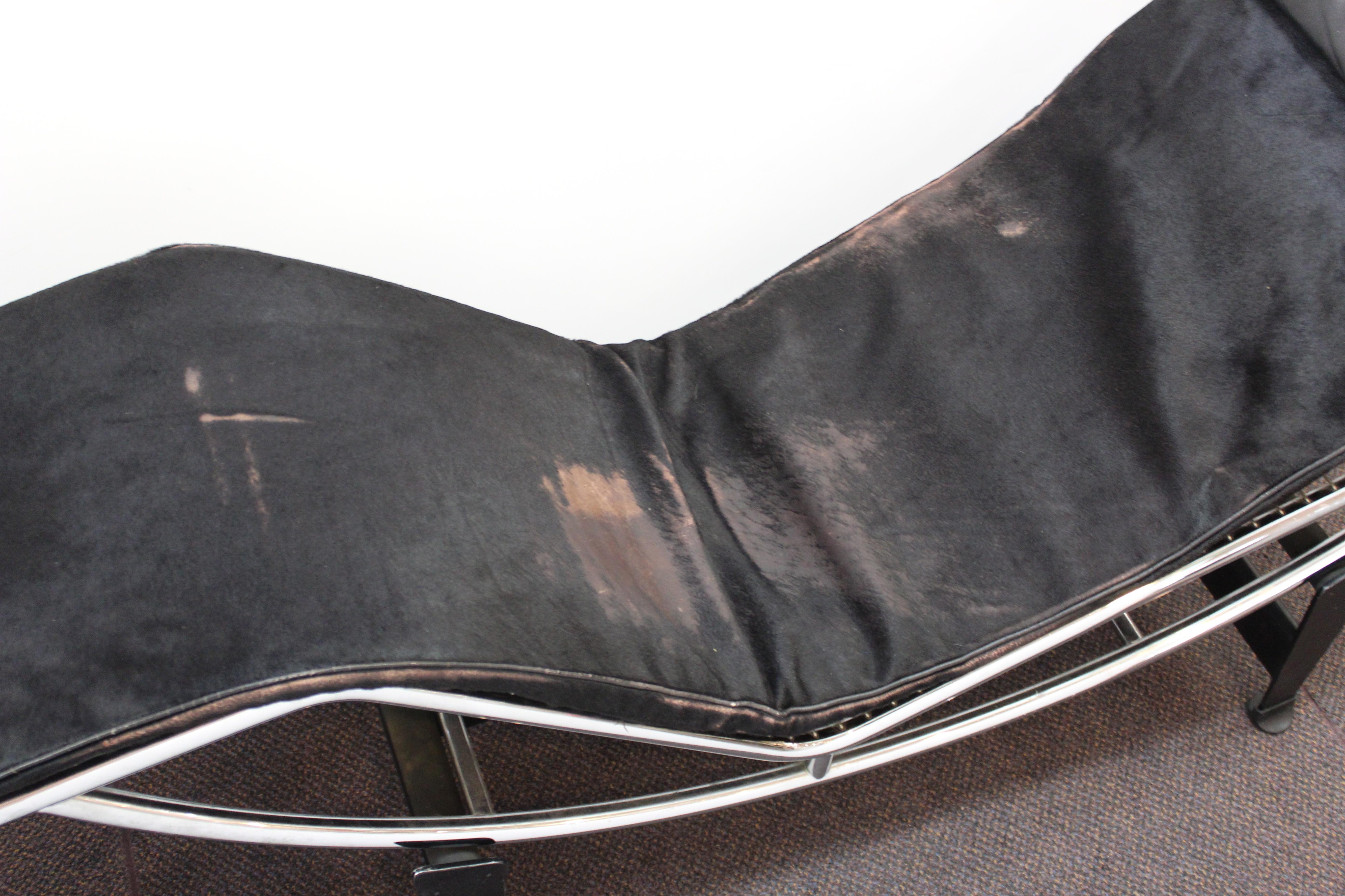 20th Century Le Corbusier Modernist LC4 Chaise Lounge with Leather Cushion