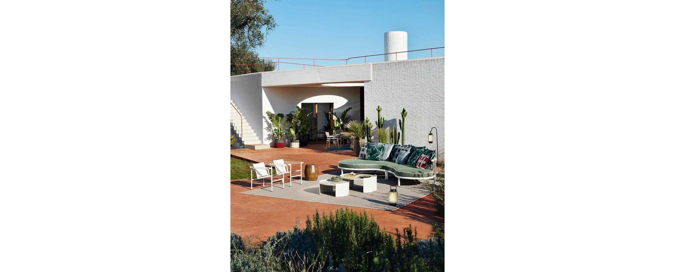 Contemporary Le Corbusier, P. Jeanneret, C. Perriand LC1 Chair Outdoor Collection by Cassina