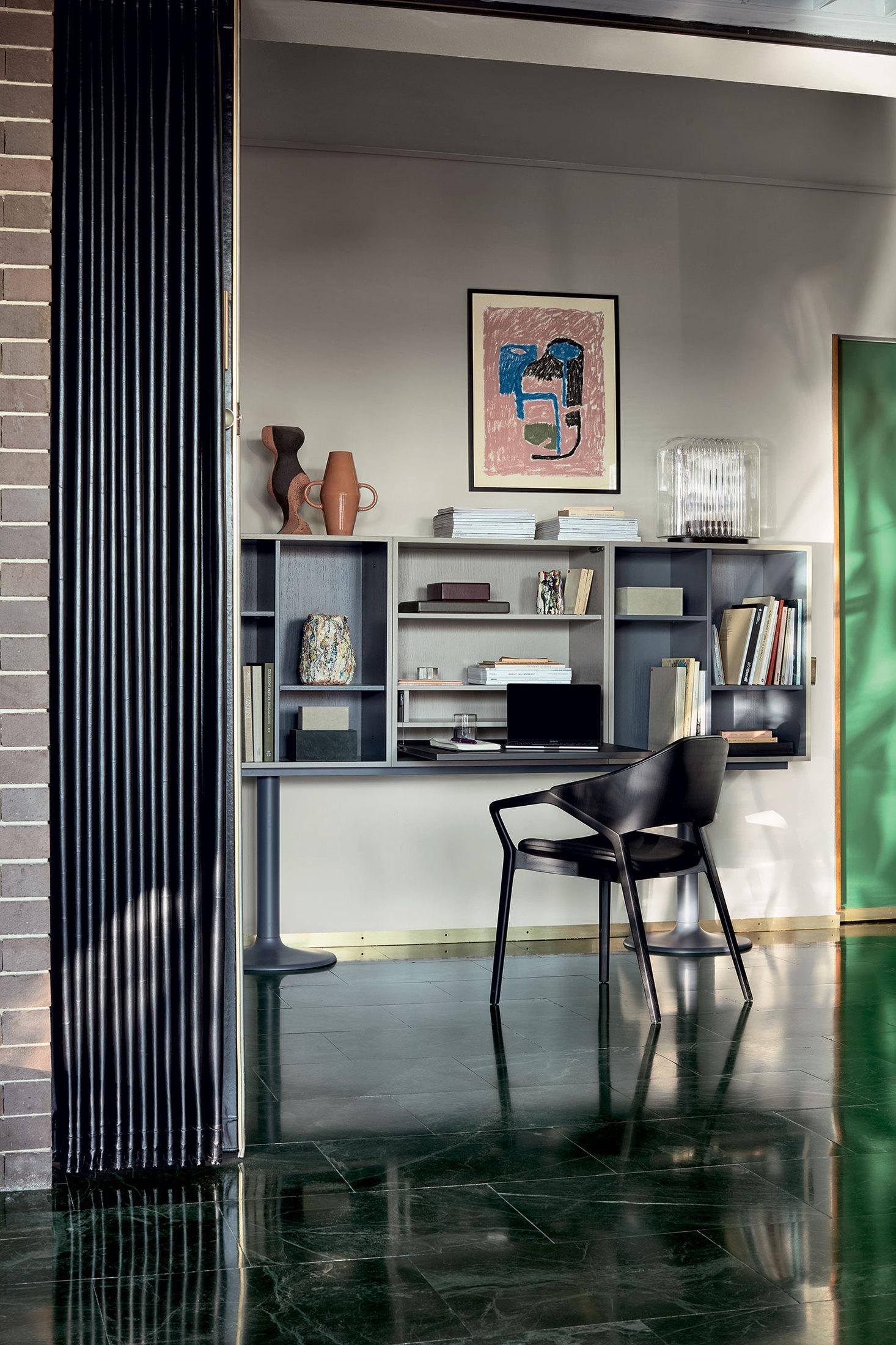 Mid-Century Modern Le Corbusier, P. Jeanneret, Charlotte Perriand LC20 Casier Standard pour Cassina en vente