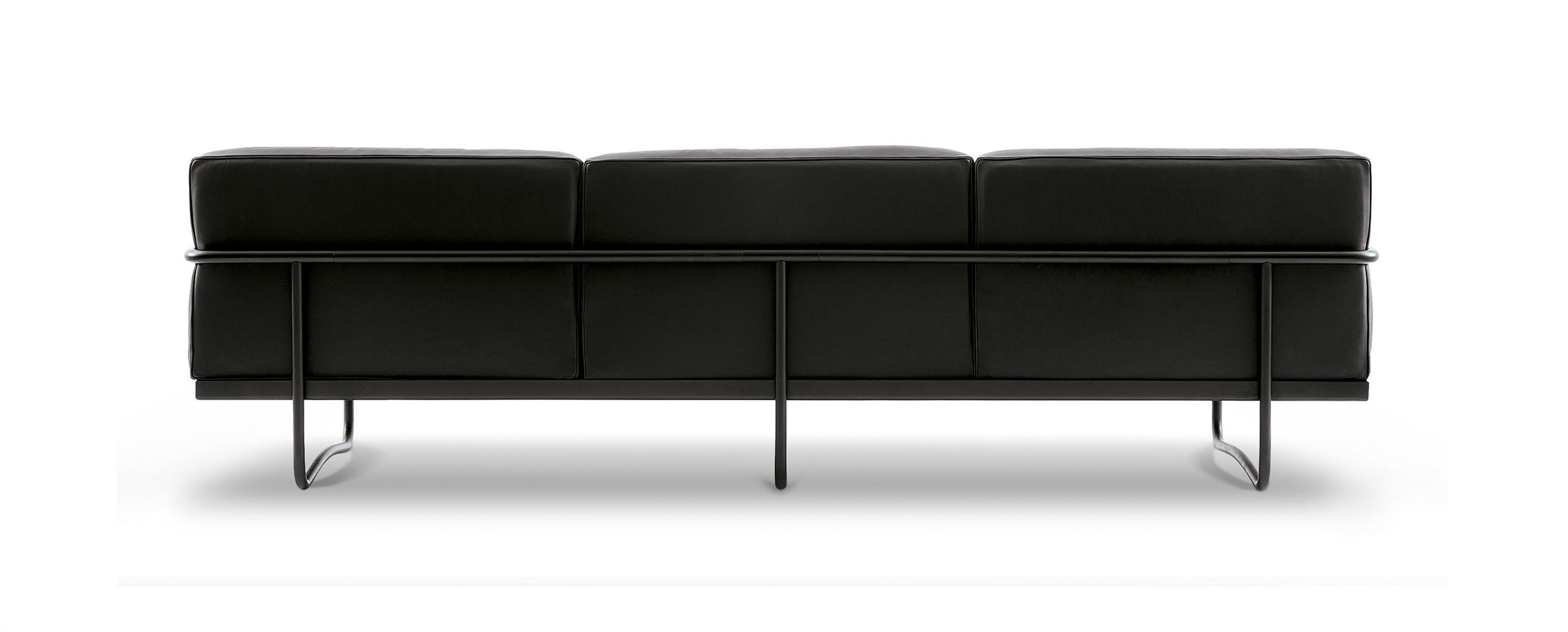 Mid-Century Modern Le Corbusier, P. Jeanneret, Charlotte Perriand LC5 Black Leather Sofa by Cassina For Sale