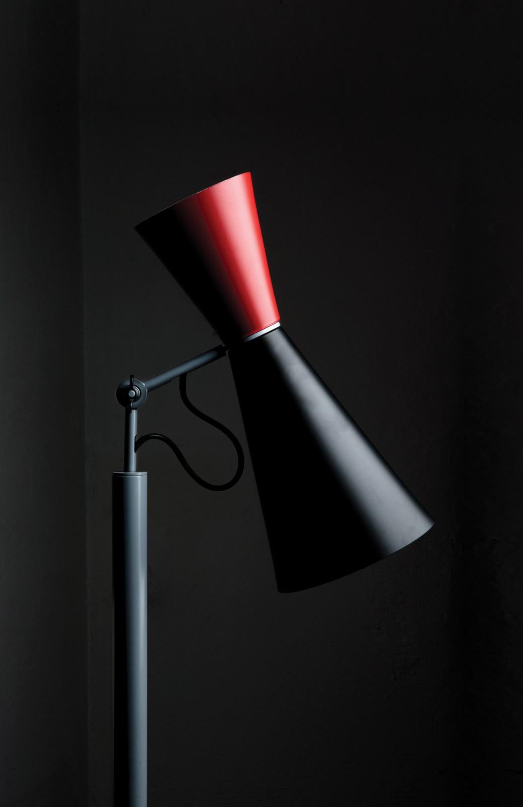 Aluminium Lampadaire « Parlement » de Le Corbusier pour Nemo en noir et jaune en vente