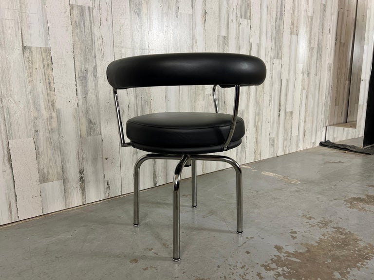 Lc7 swivel chair on sale