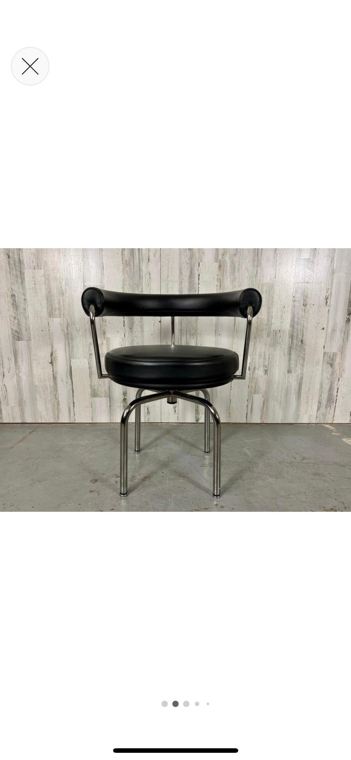 Mid-Century Modern Le Corbusier, Perriand and Jeanneret LC7 Swivel Chair for Cassina 
