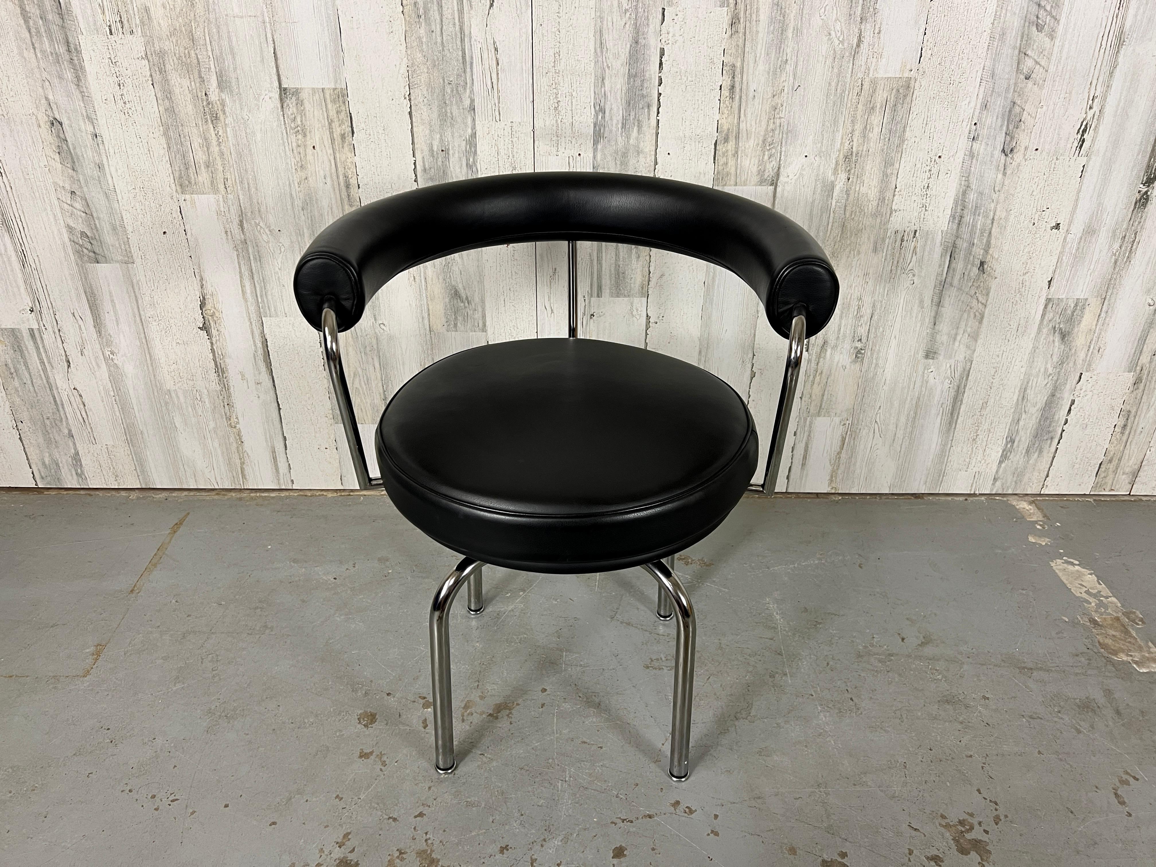 chaise le corbusier lc7