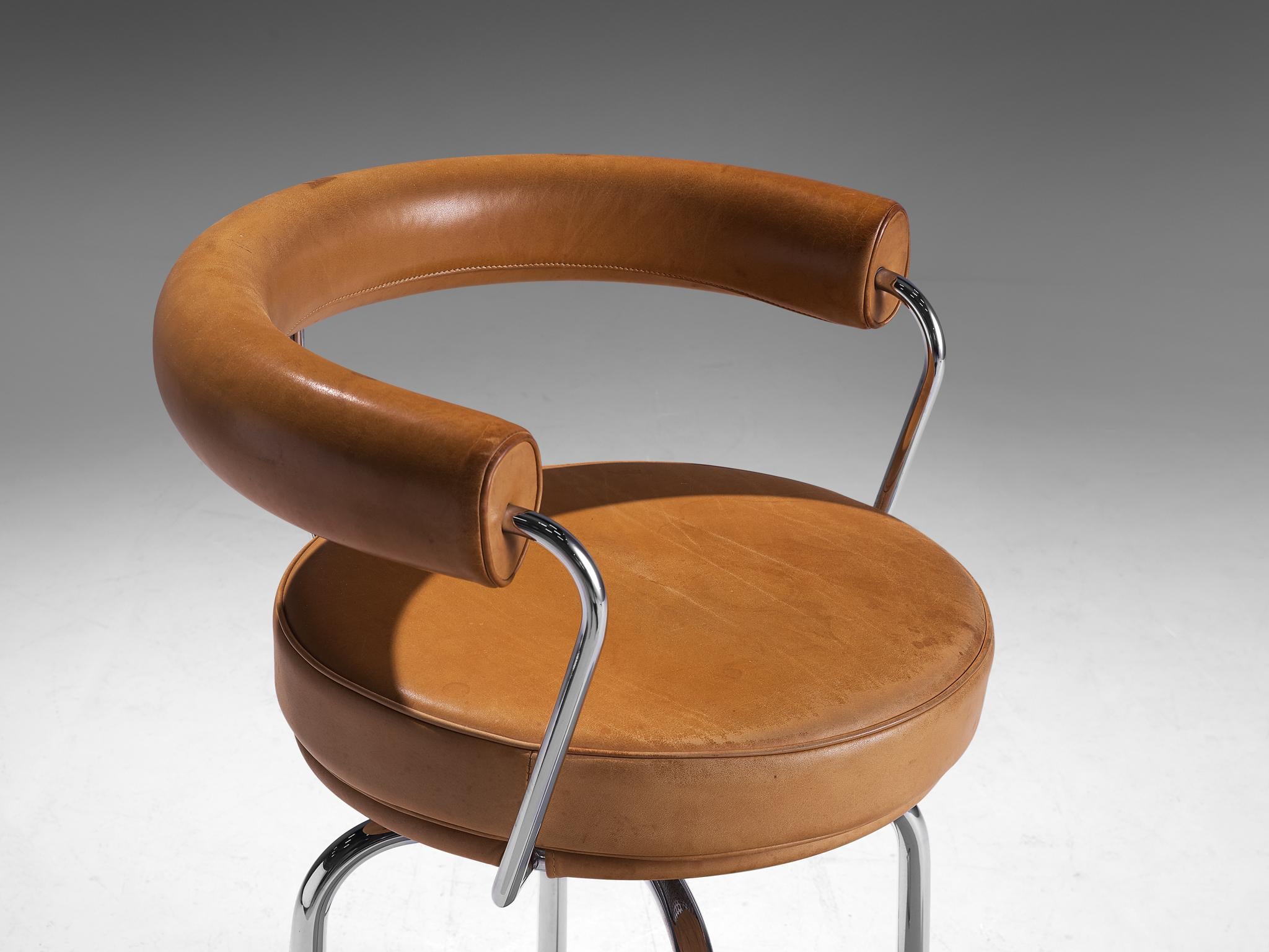 Mid-Century Modern Le Corbusier, Perriand and Jeanneret LC7 Swivel Chair for Cassina