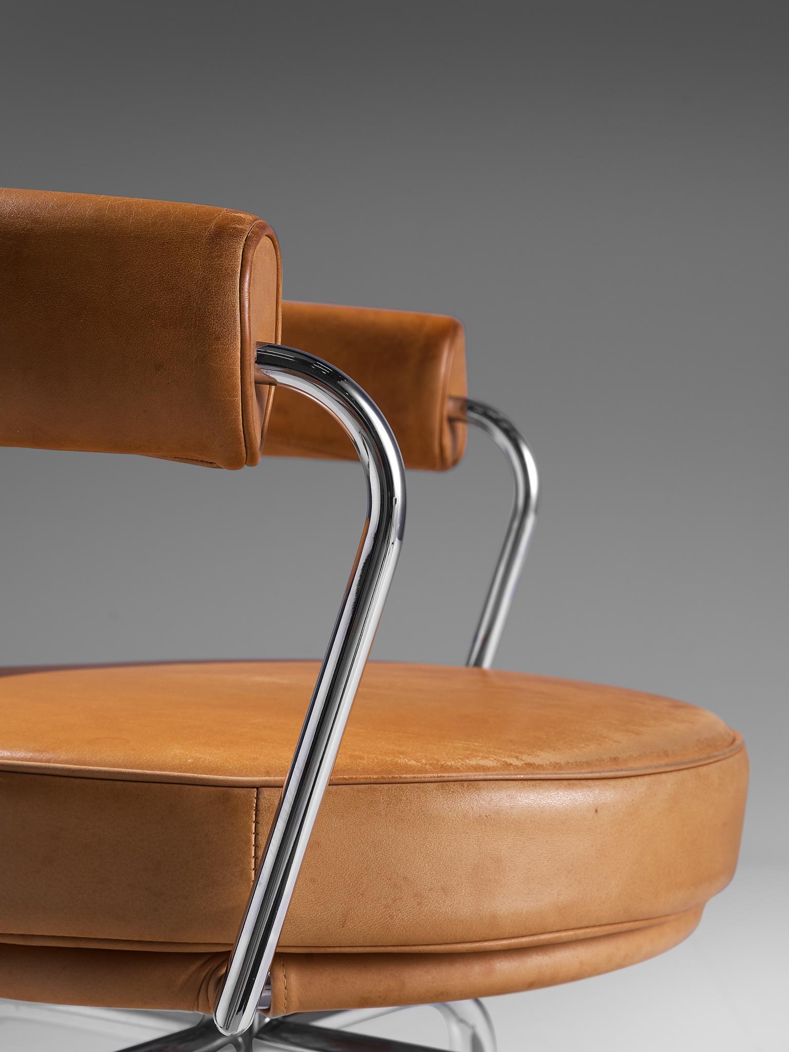 italien Chaise pivotante LC7 de Le Corbusier, Perriand et Jeanneret pour Cassina