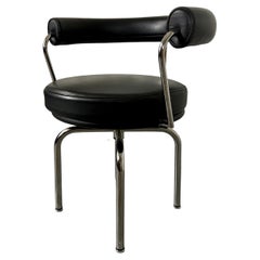 Drehstuhl LC7 von Le Corbusier, Perriand und Jeanneret für Cassina