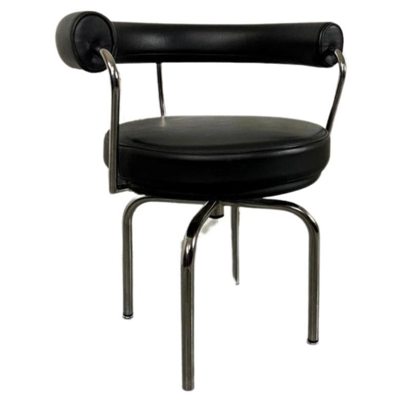 Le Corbusier, Perriand and Jeanneret LC7 Swivel Chair for Cassina 