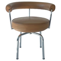 Le Corbusier, Perriand and Jeannette LC7 Leather Swivel chair for Casssina Italy