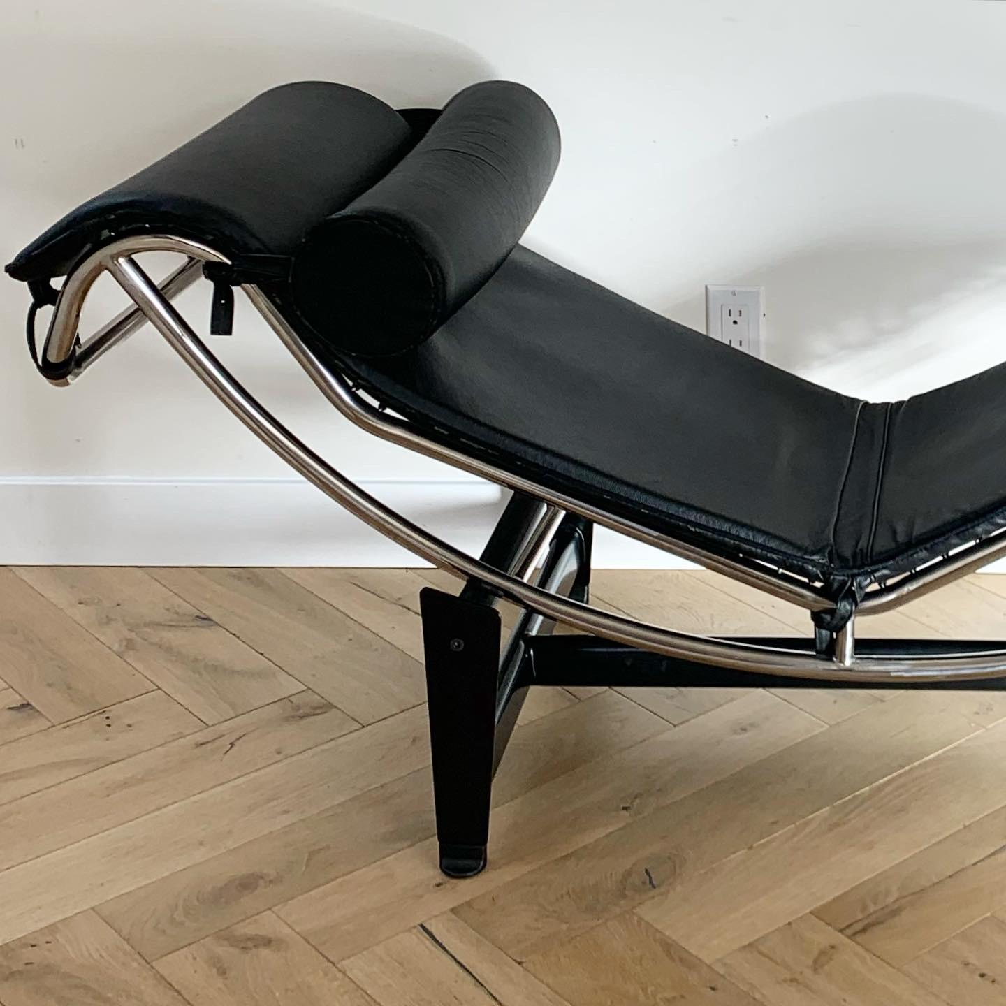 Late 20th Century Le Corbusier, Perriand, Jeanneret Bauhaus Lc4 Zero Gravity Chaise Longue, 1960s