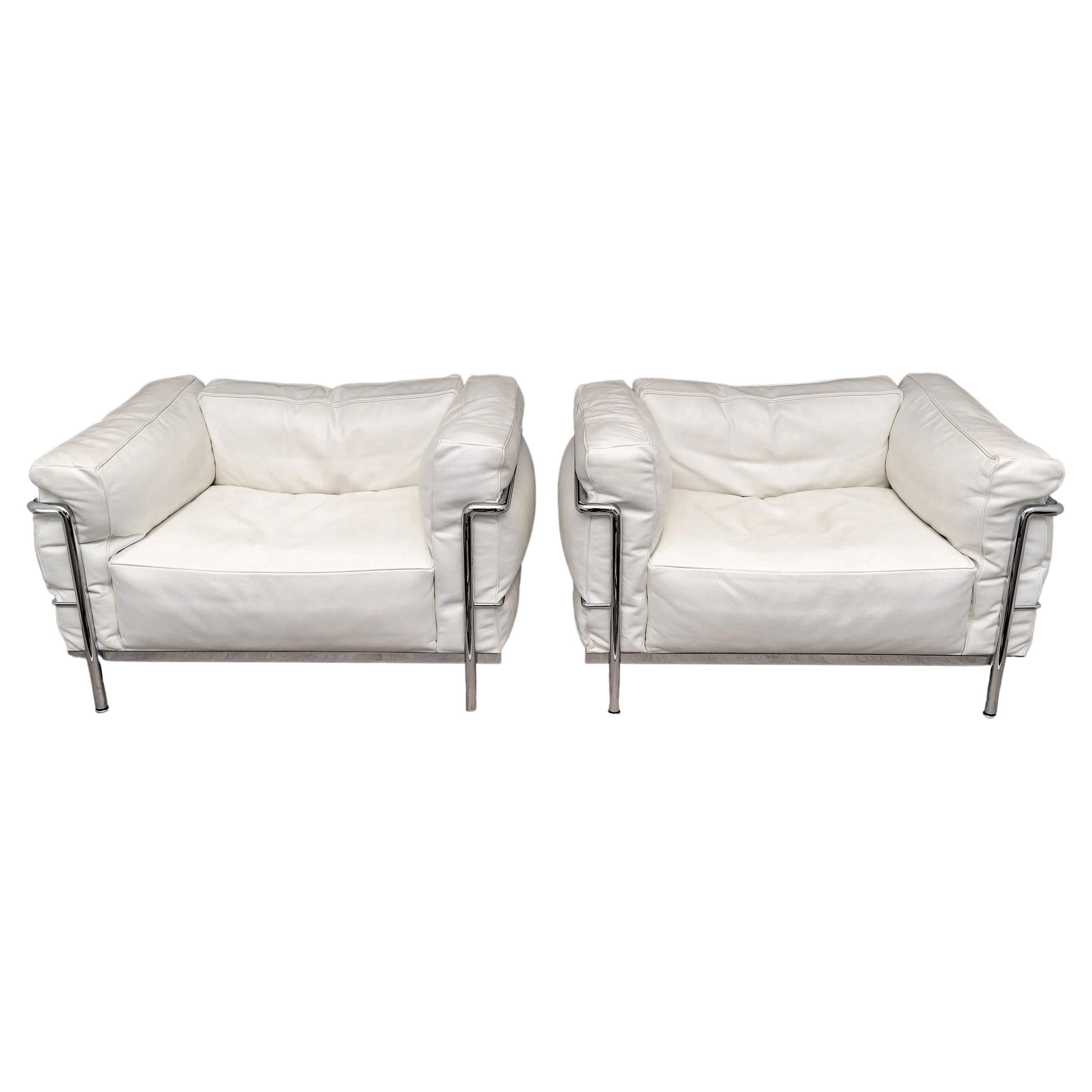 Le Corbusier, Perriand, Jeanneret, Cassina Pair of LC3 Armchairs White Leather