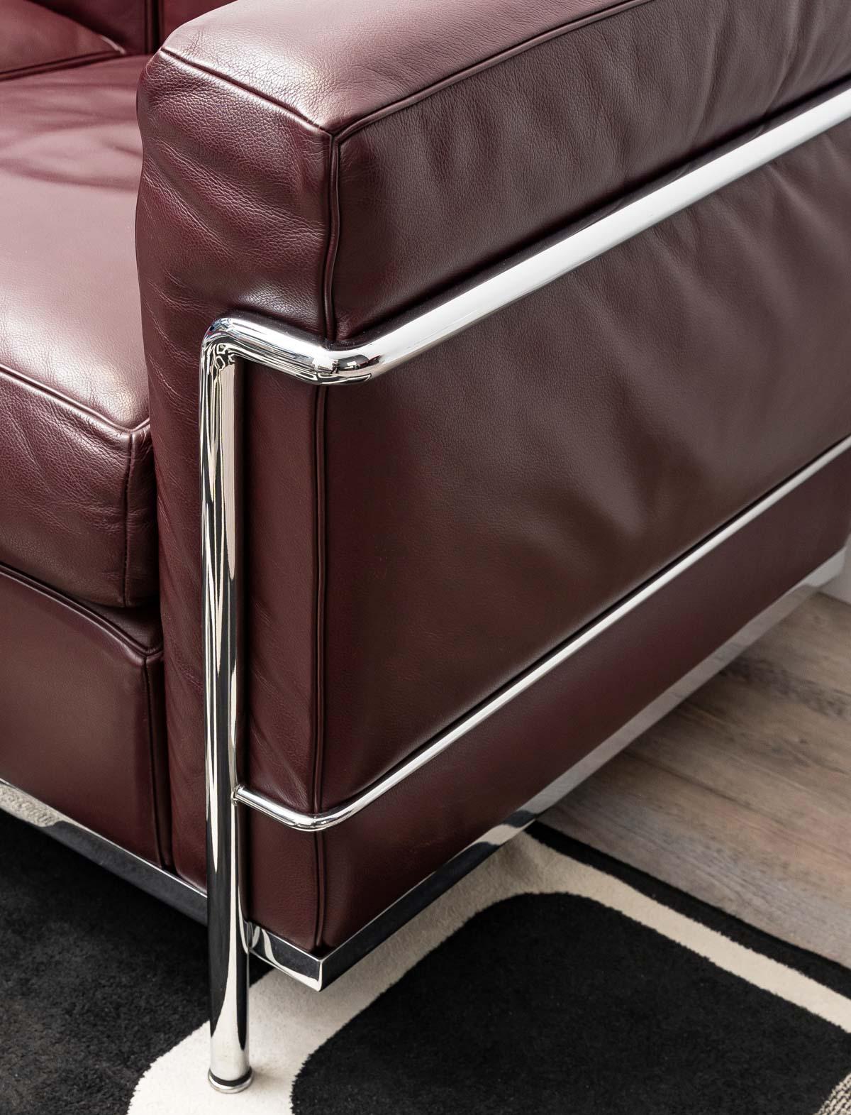 Art Deco Le Corbusier, Perriand, Jeanneret - Cassina - Sofa Lc2 Deep Bordeaux Red Leather