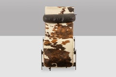 Le Corbusier, Perriand, Jeanneret. Chaise longue LC4. Édition Cassina.